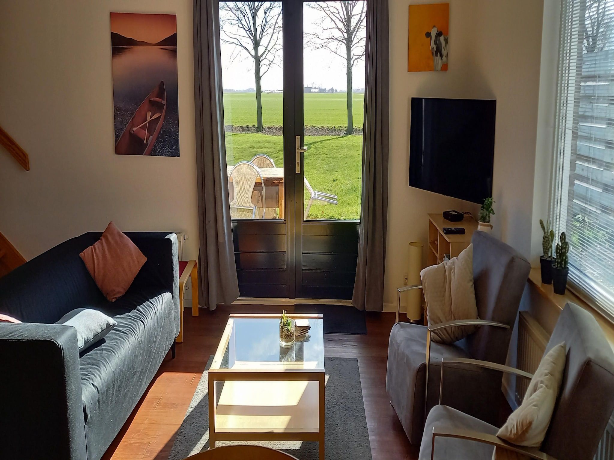 De woonkamer van Bargereed 90 in Tzummarum
