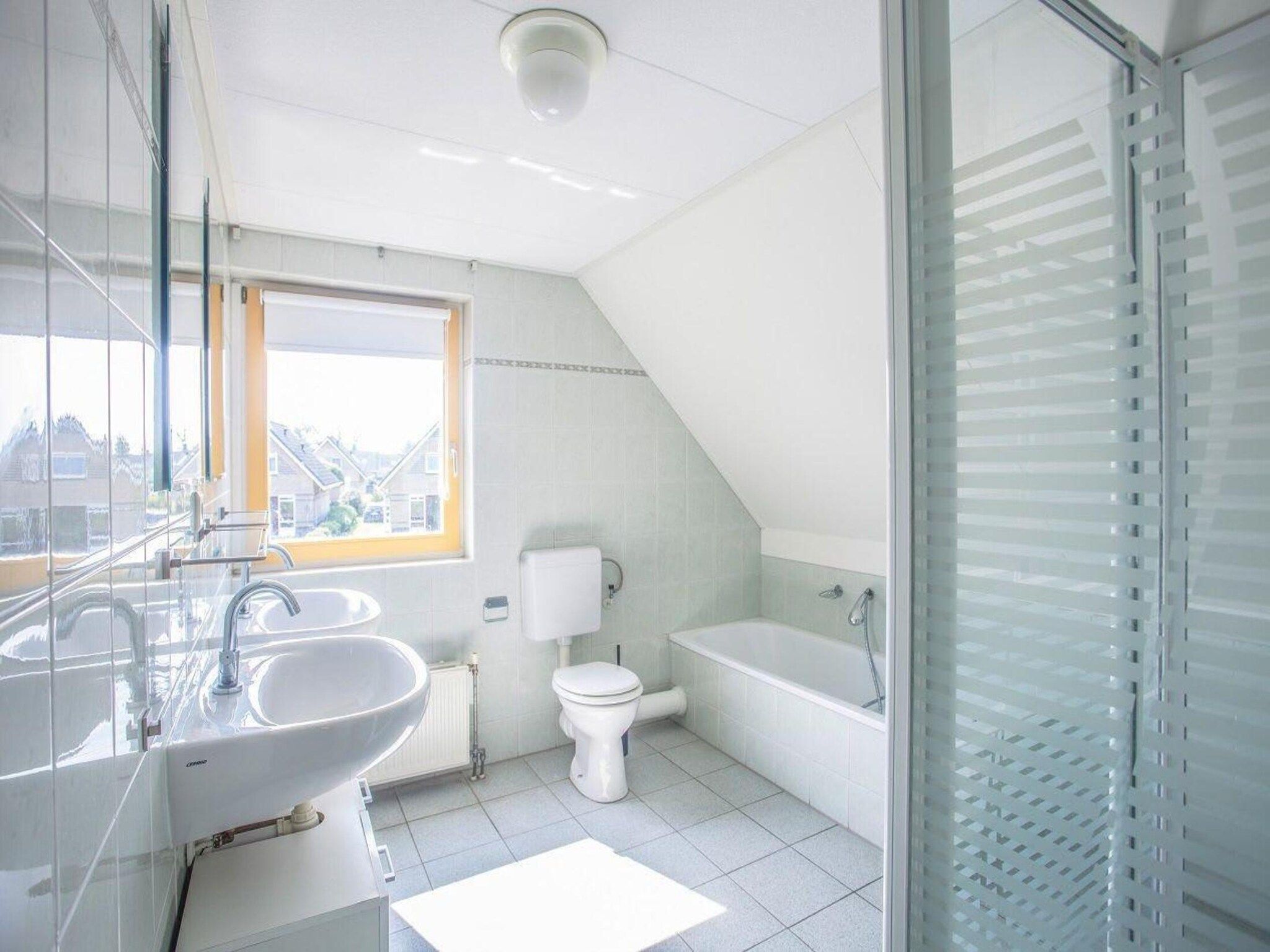 De badkamer van Dijkhuis 4 in Medemblik