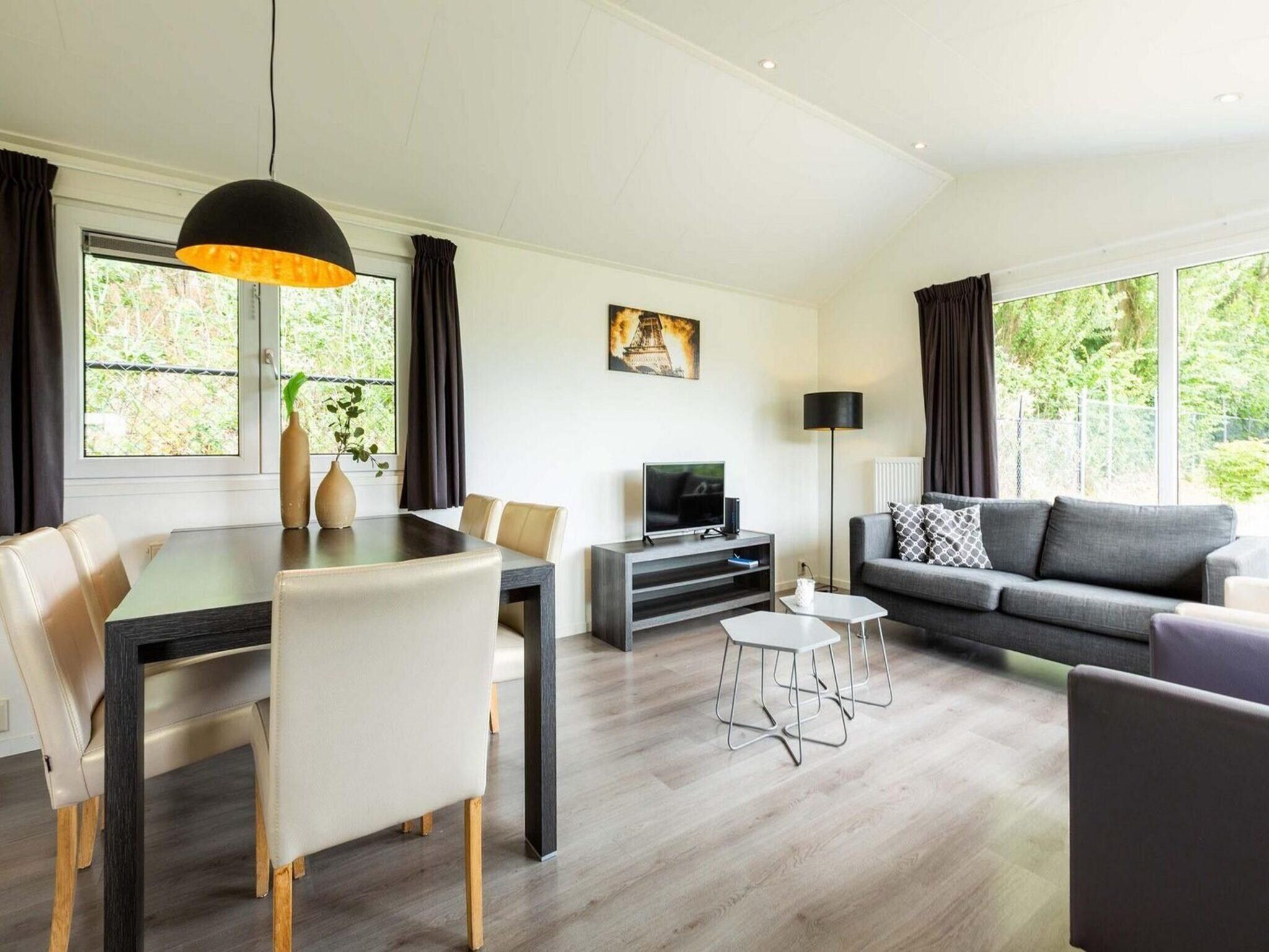 De eetkamer van Comfort 5 people in Noordwijk