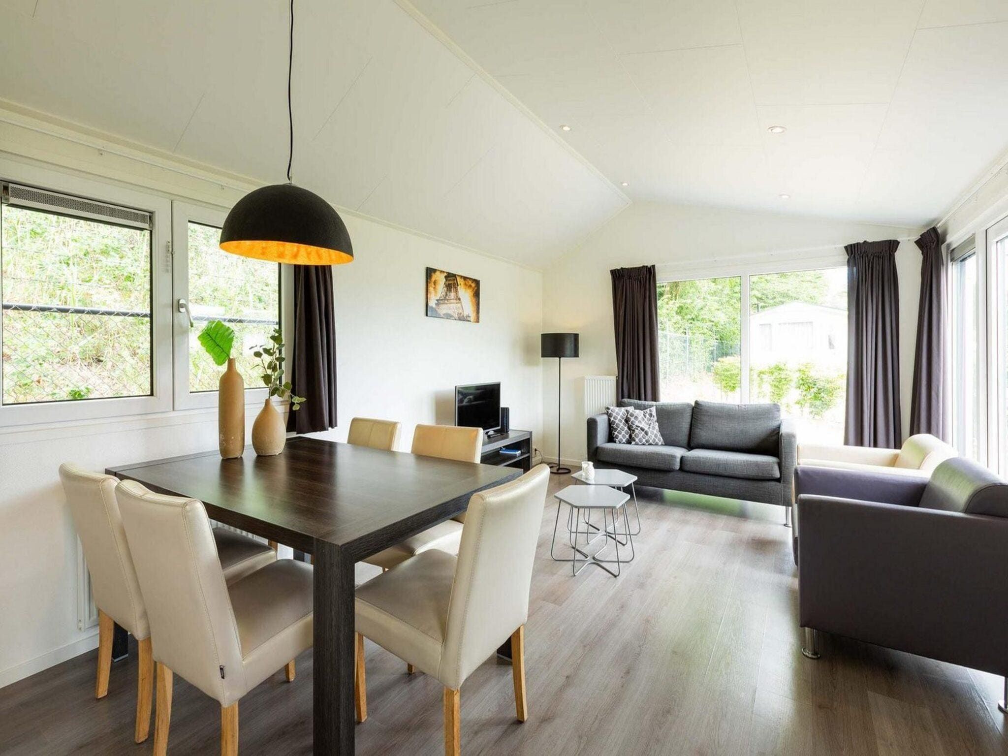 De eetkamer van Comfort 5 people in Noordwijk