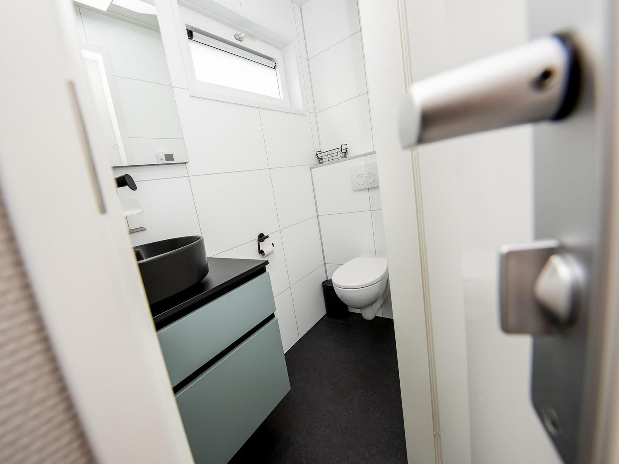 De badkamer van RiggelBrug Sneekermeer in Offingawier