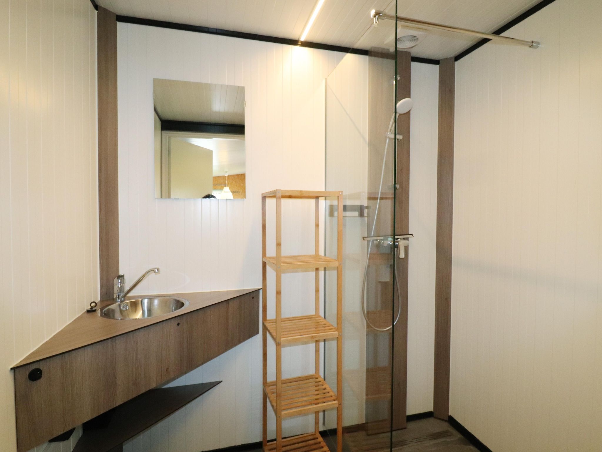 De badkamer van Cosy cabin 2 in Heeg