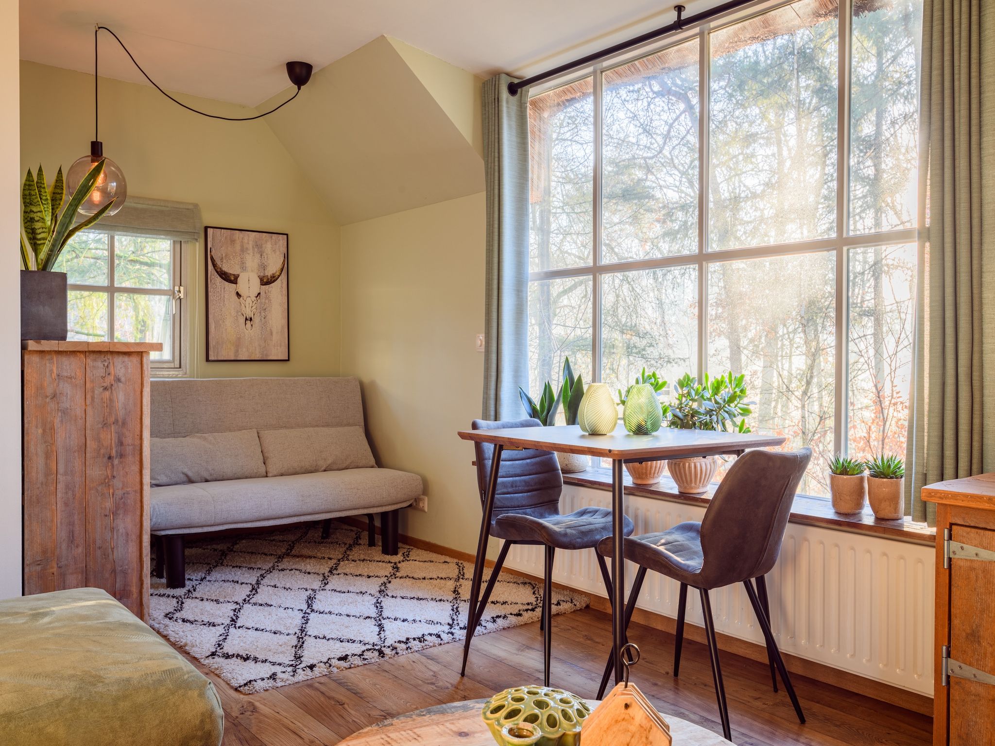 De eetkamer van Stuifhoeve 2 De Luxe in Herpen
