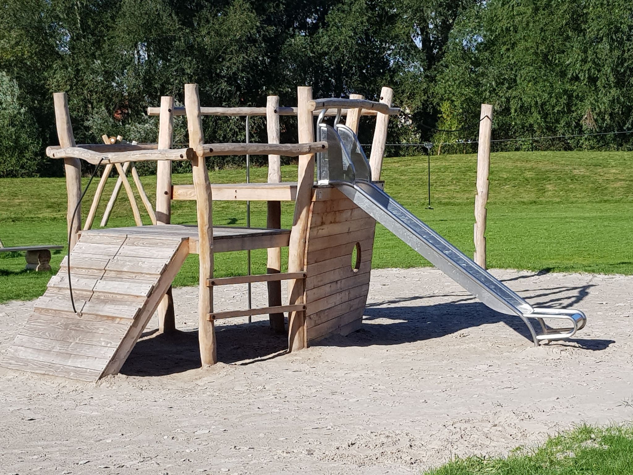Voorzieningen bij 2 chalets naast elkaar in Tzummarum