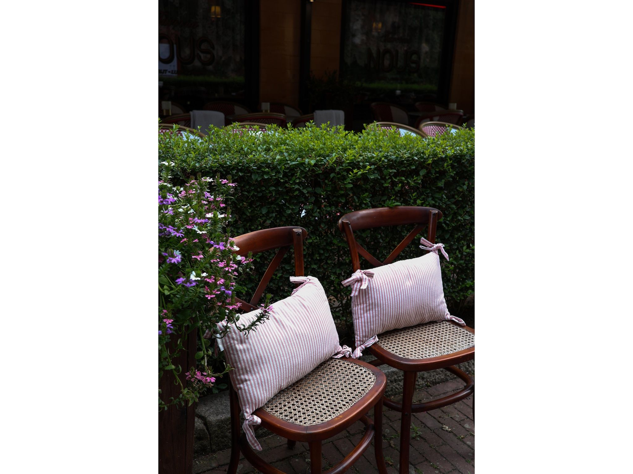 Het terras van Luxe appartement Nous - Begane grond in Valkenburg