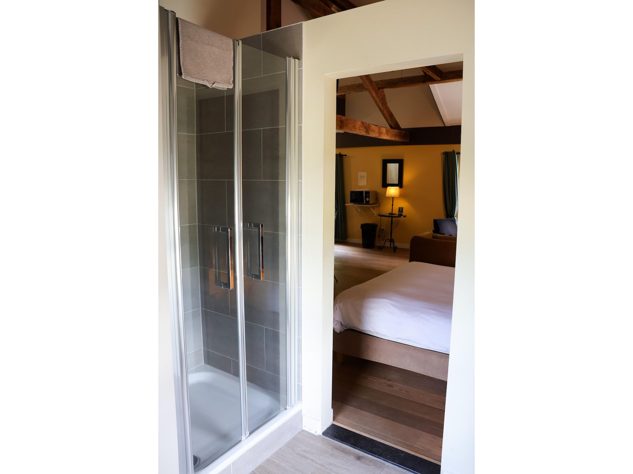 De badkamer van Luxe appartement Nous - Begane grond in Valkenburg