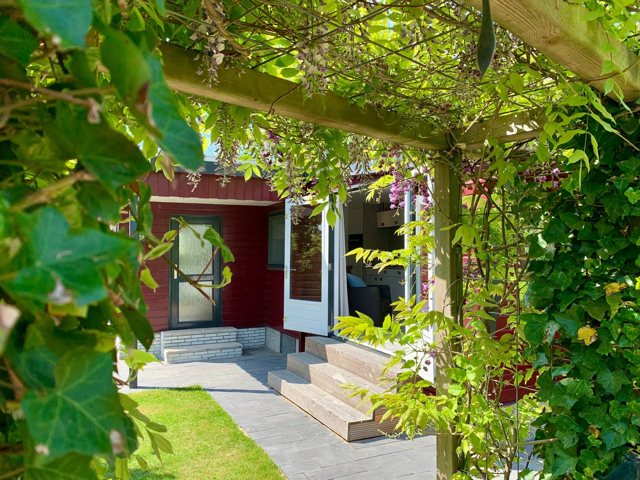 De tuin van Campanula 211 in Sint Maartenszee