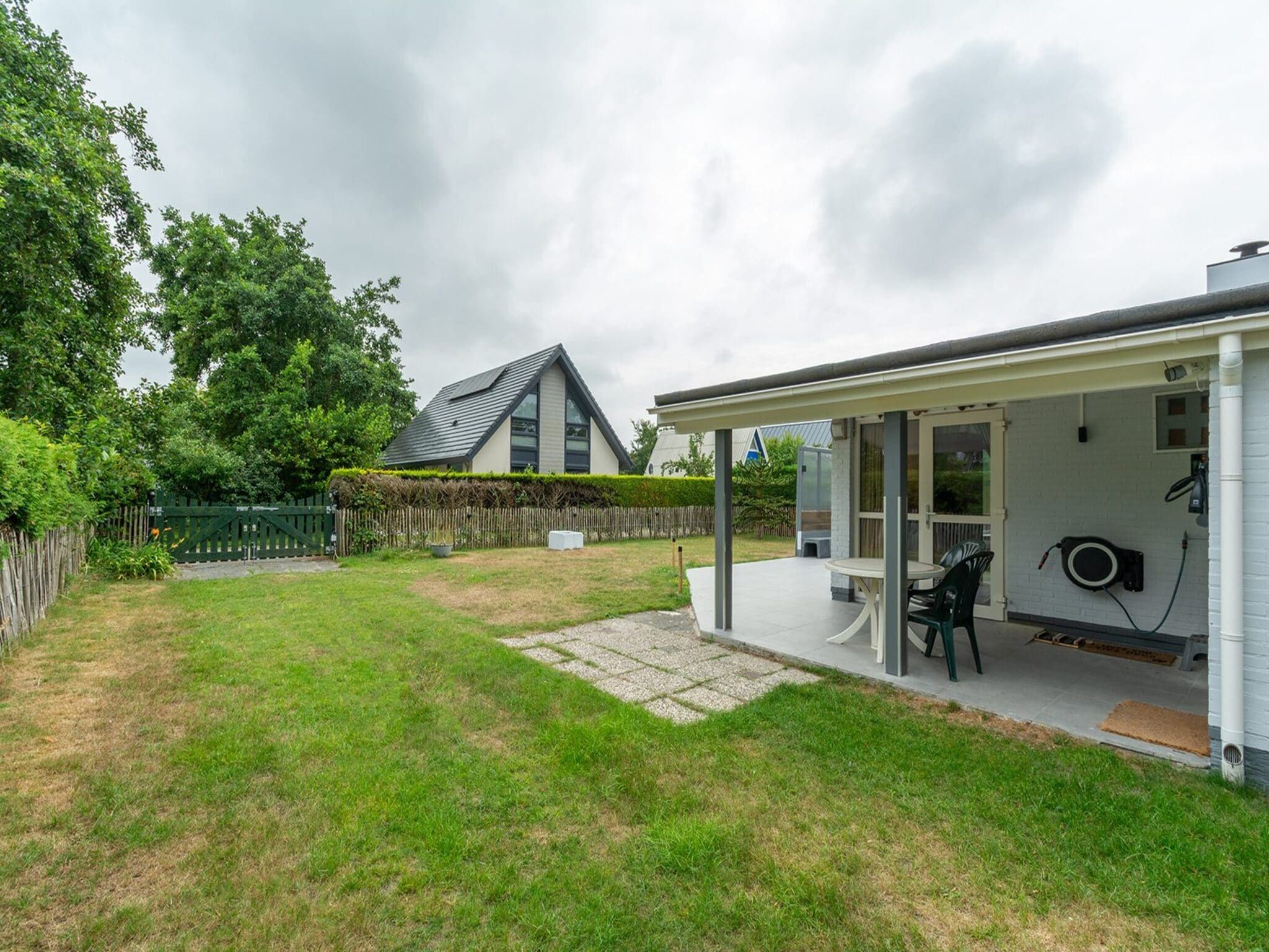 De tuin van Duinland 65 in Sint Maartenszee