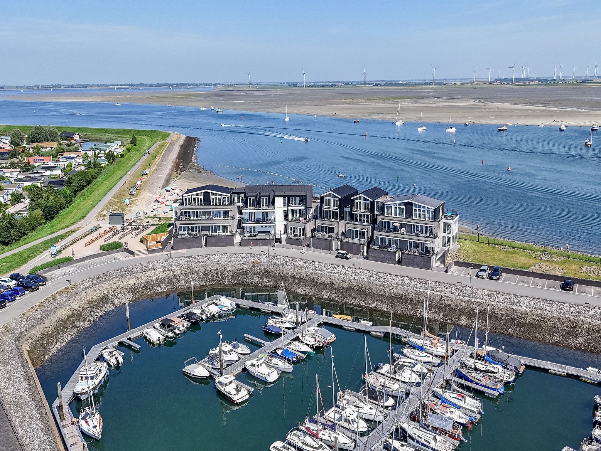 De buitenkant van Penthouse at the beach - with balcony | No. 26 - 2 Pers.  | Vista Maris in Sint-Annaland