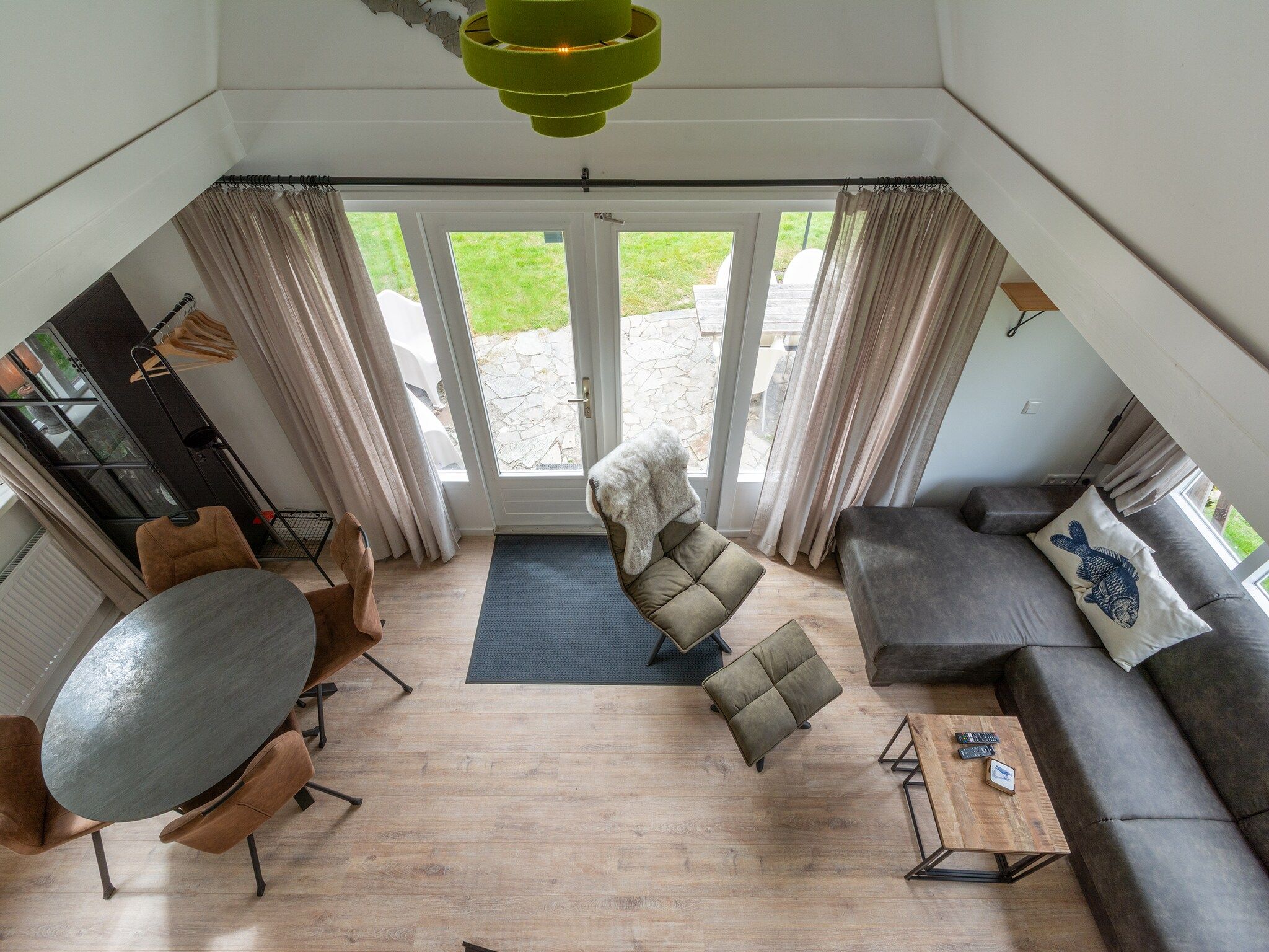 De woonkamer van Duinland 50 in Sint Maartenszee