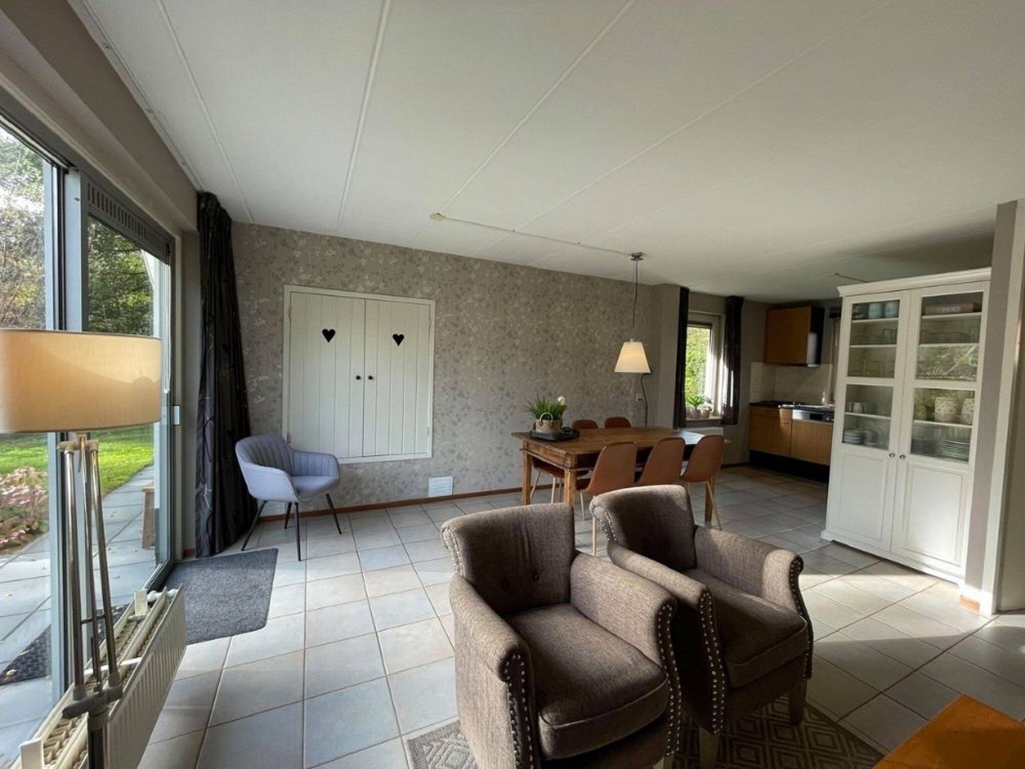 De woonkamer van Chaletwoning in Sint Nicolaasga