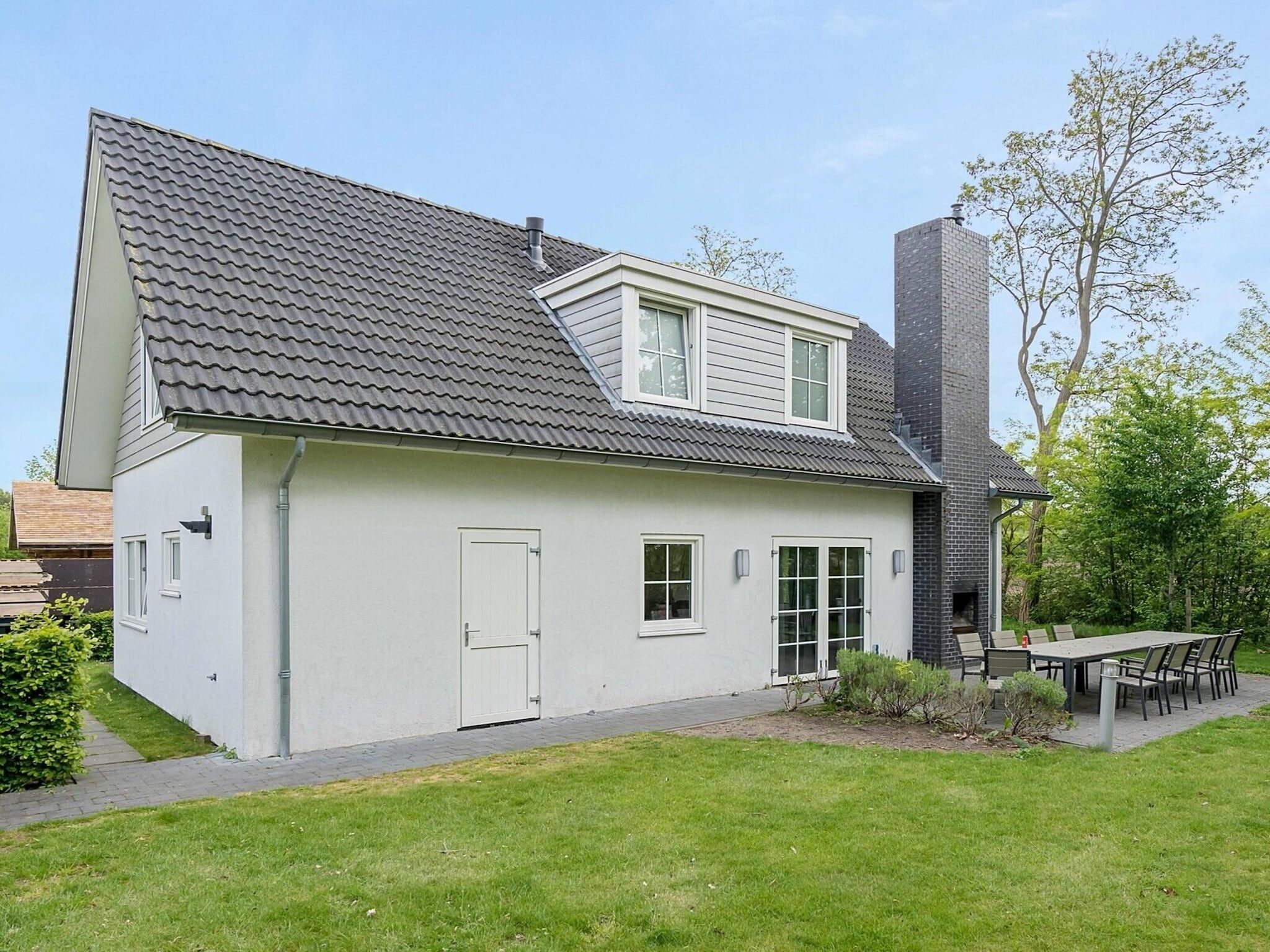 De buitenkant van Villa de Hertog 722 in Baarle-nassau
