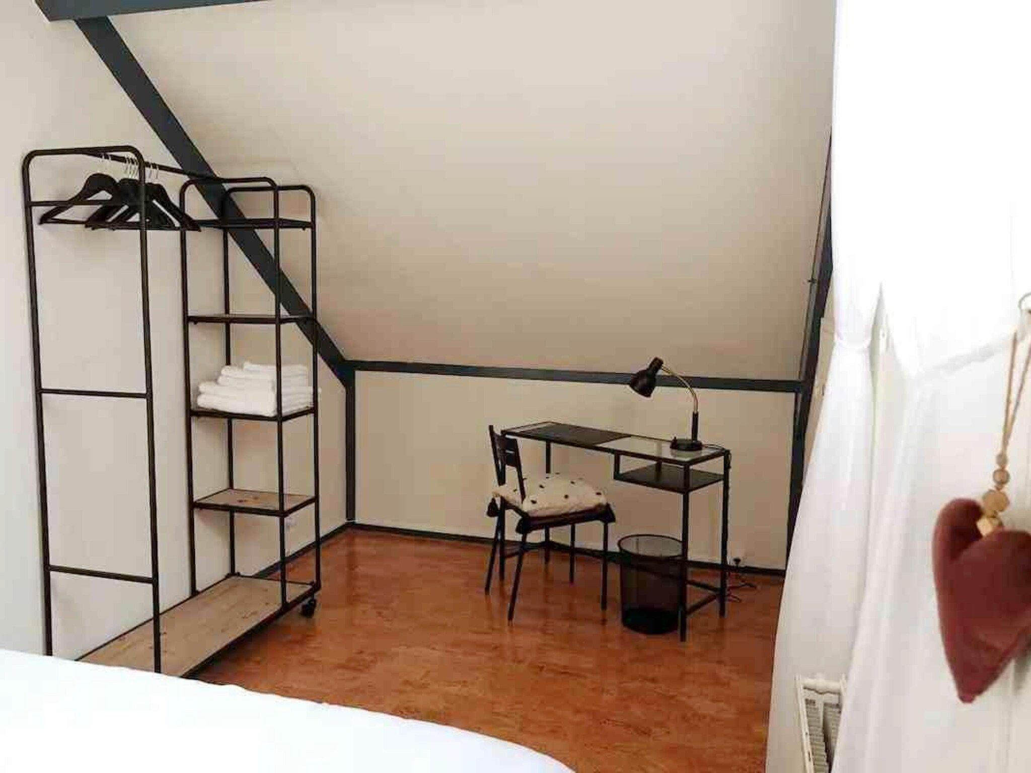 Een slaapkamer van 6 - Person Forest Pet & Family Bungalow in Ewijk
