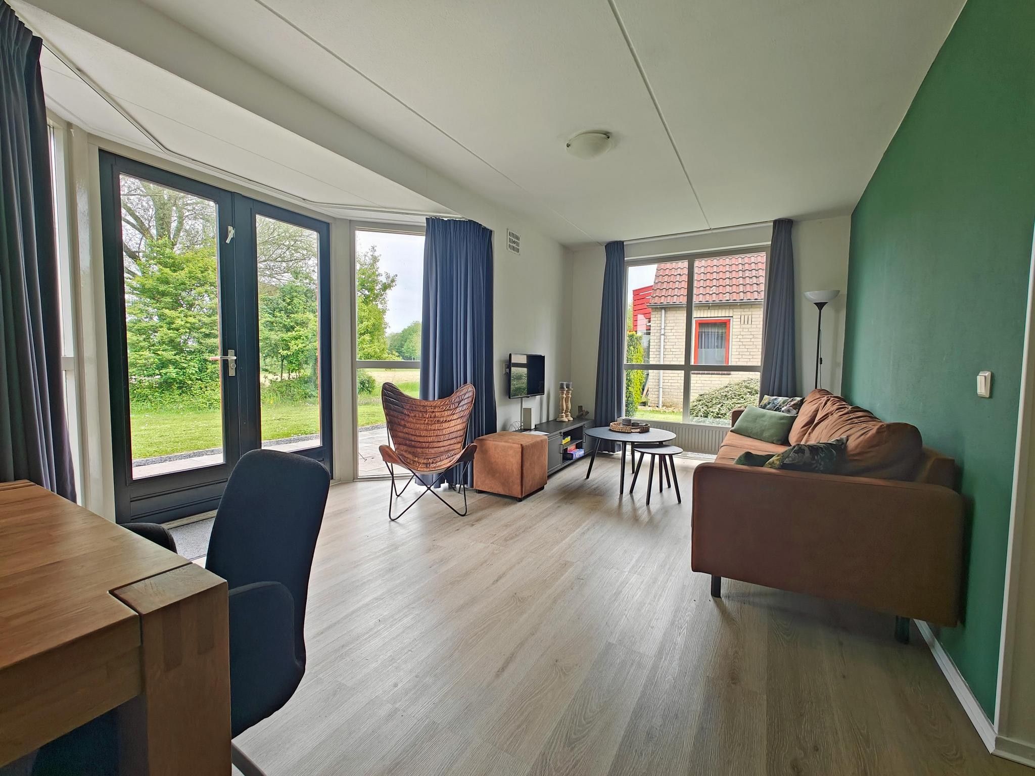 De woonkamer van 4 - Persons Lakeside Bungalow (copy) (copy) in Ewijk