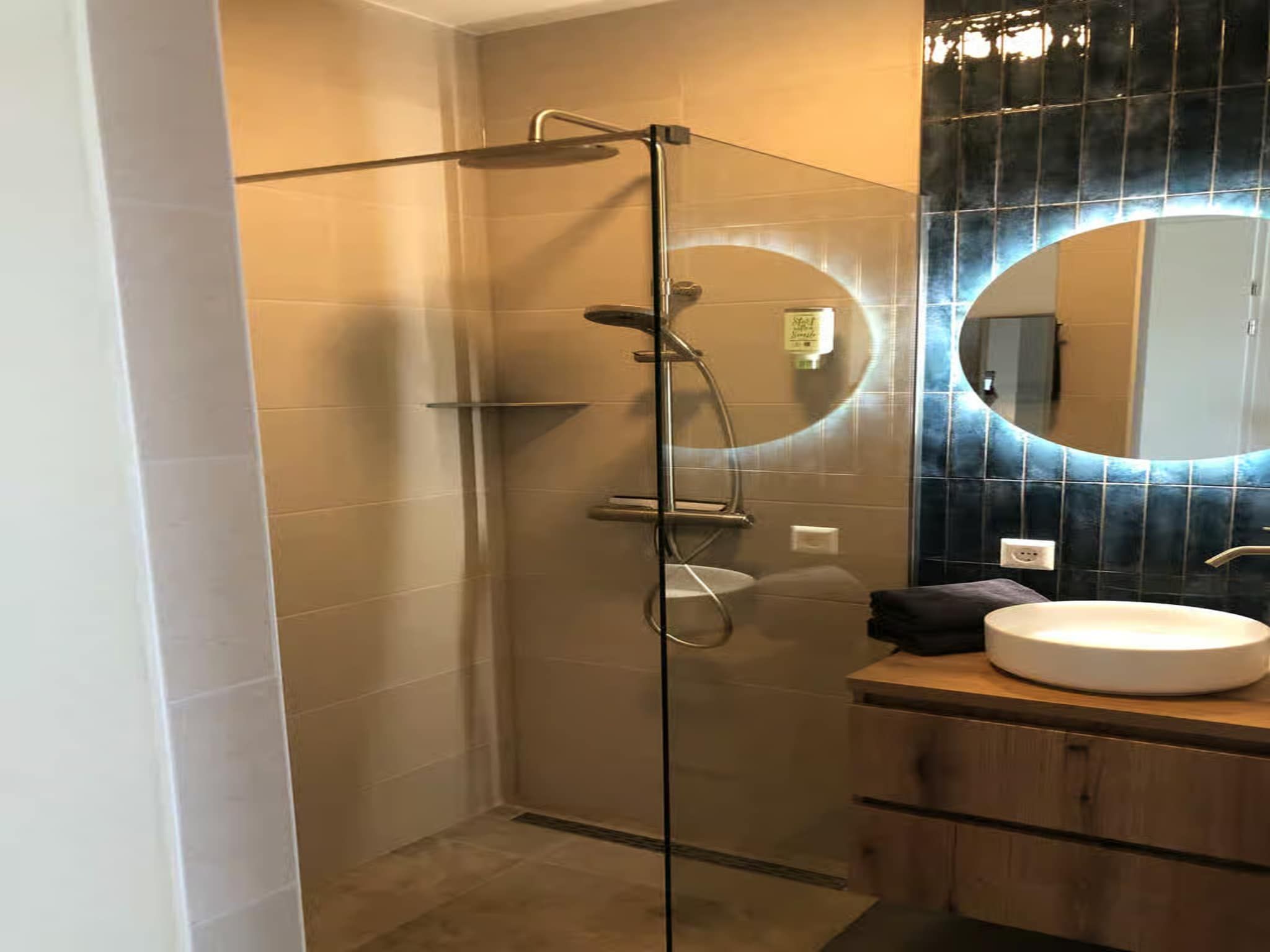 De badkamer van Plein 40 Lodge 11 - New in Zoutelande