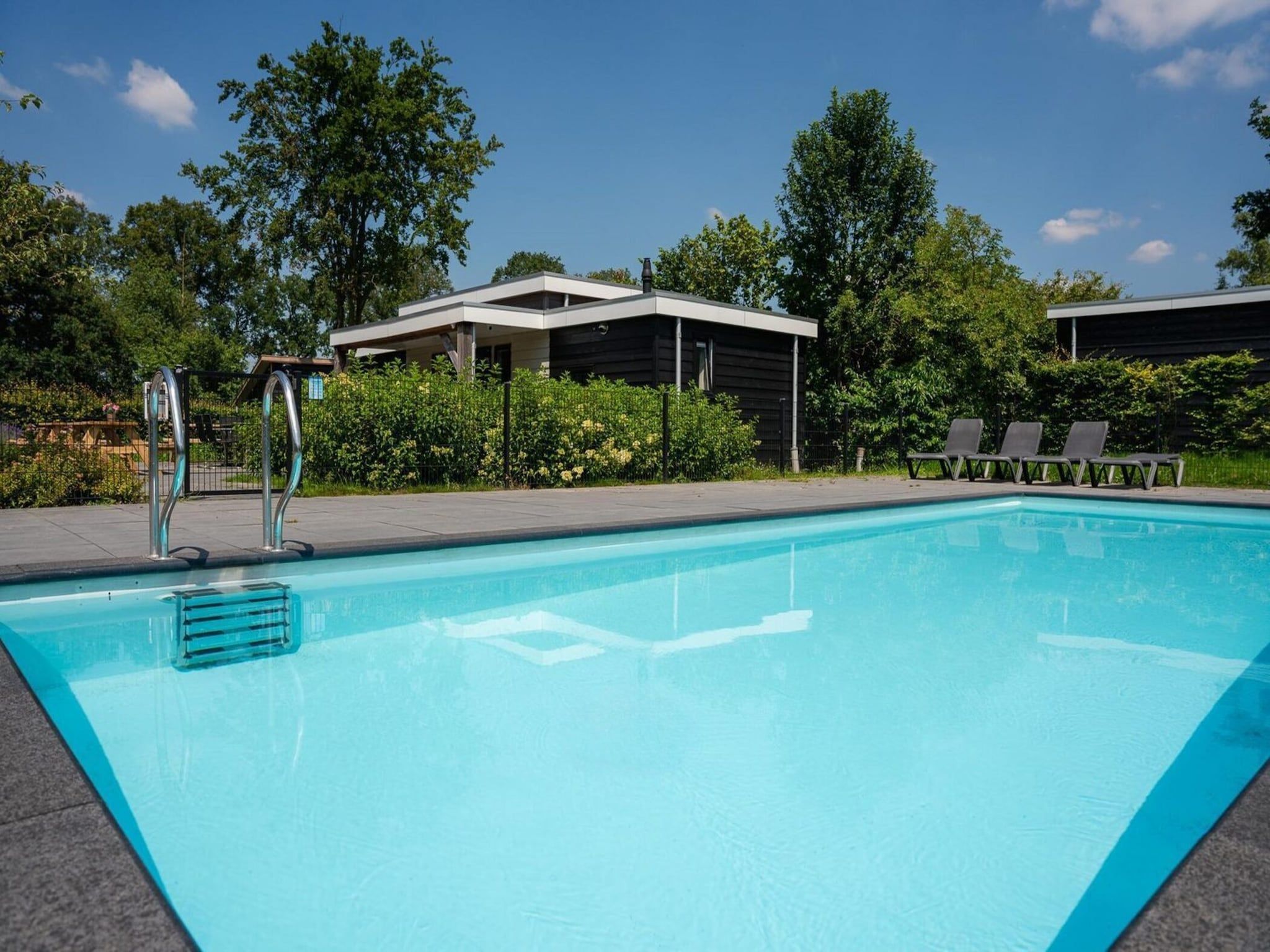Wellness Lodge | jacuzzi, sauna and sunshower | 2 persons in Rijssen - Foto 5 van 29