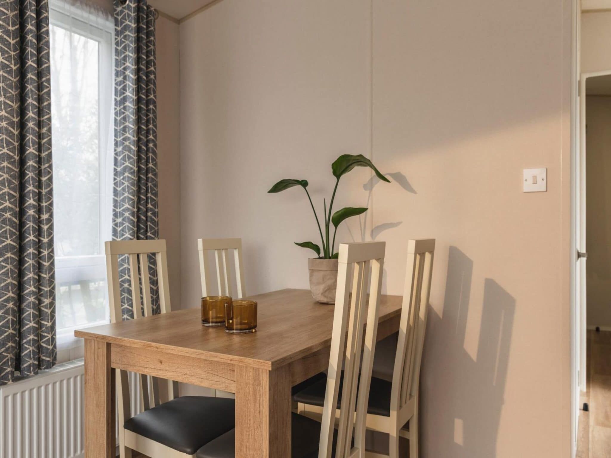 De eetkamer van Simple home 6 persons I Private in Zuna