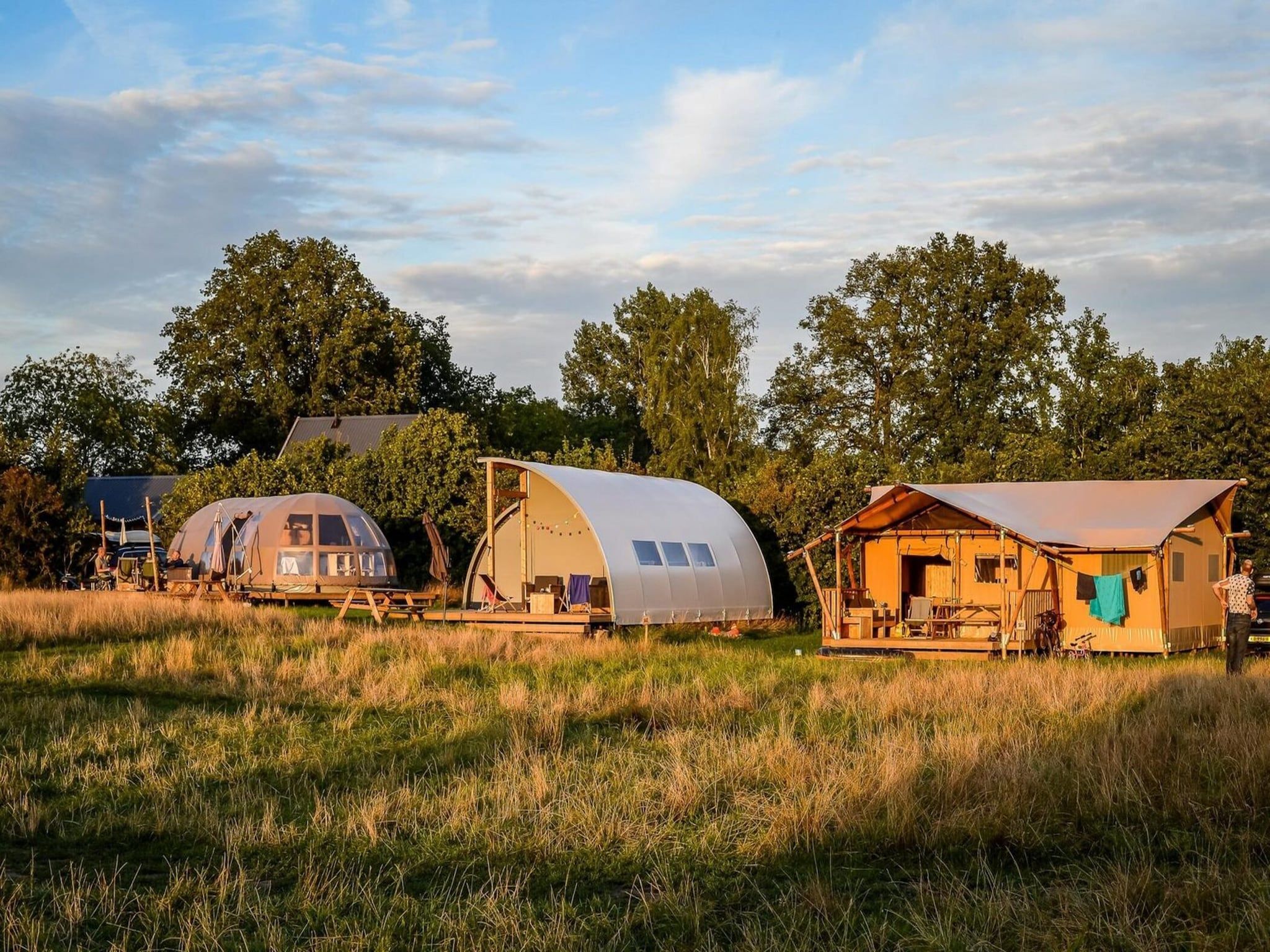 De buitenkant van Group accommodation (6x luxury glamping tent) I 32 people in Zuna