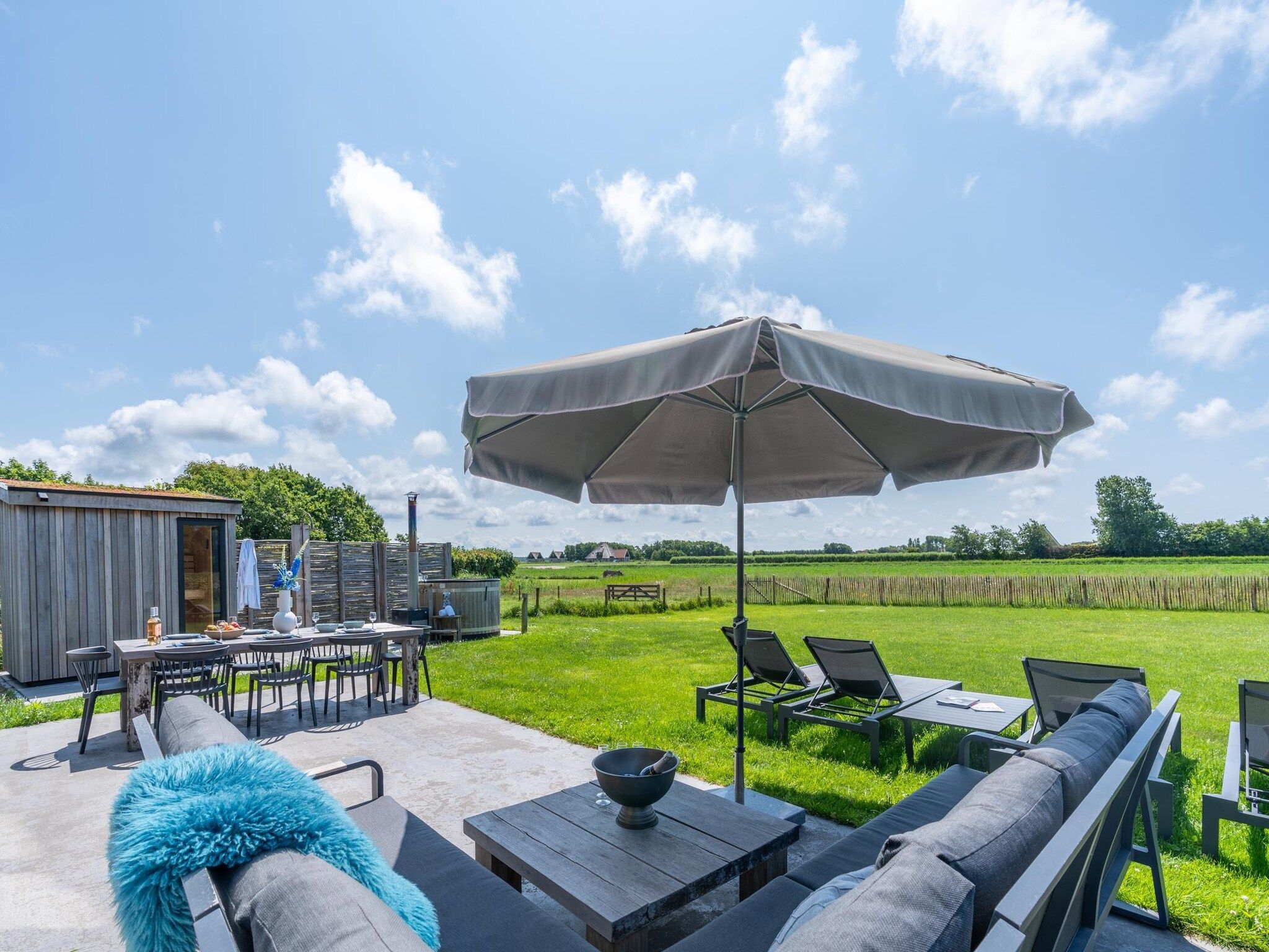 De tuin van Villa Buytenplaats 189 in De Koog