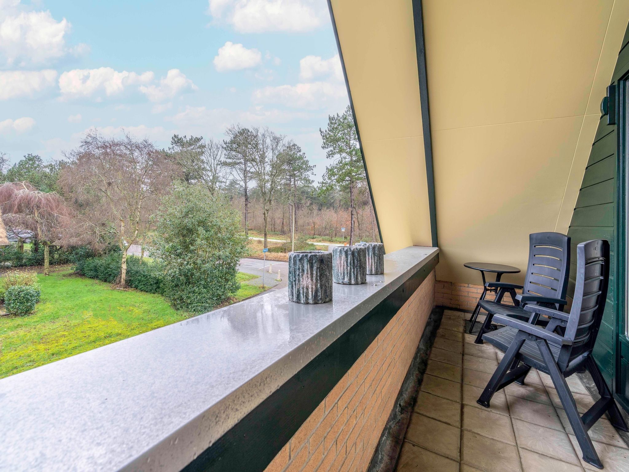 Het terras van Ruijslaan 69 - Huis Ter Duin in De Koog