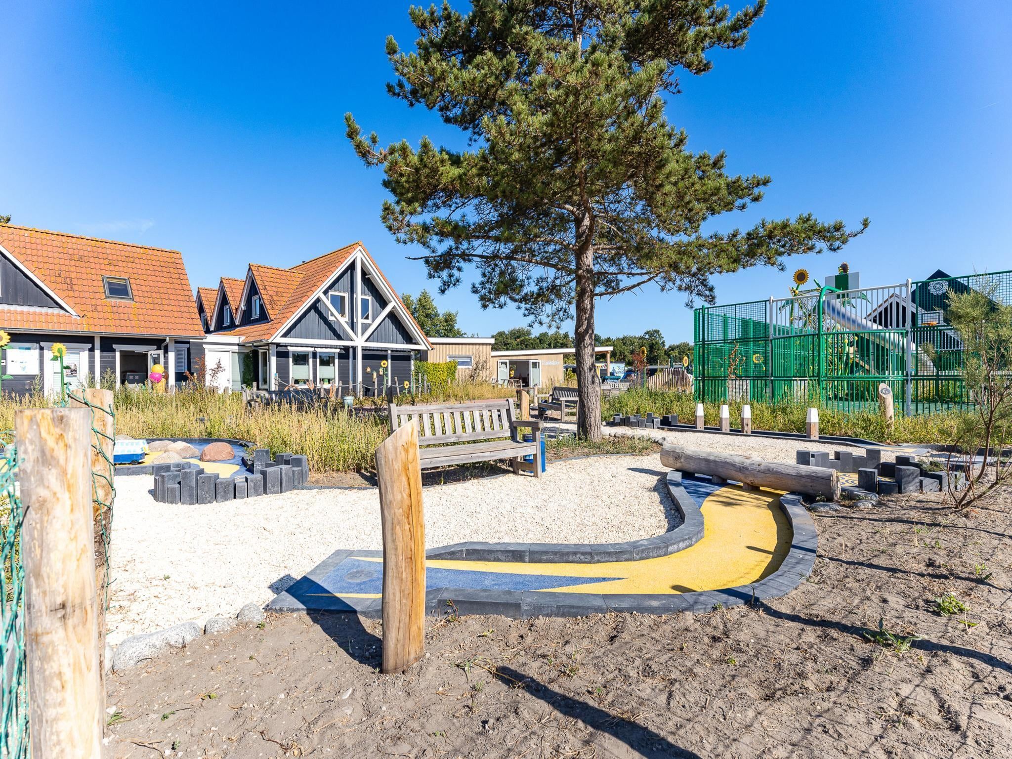Parkfaciliteiten bij Zonnedorp 4 Villa Jula Renesse | Comfortable beach villa for 6 People in Renesse