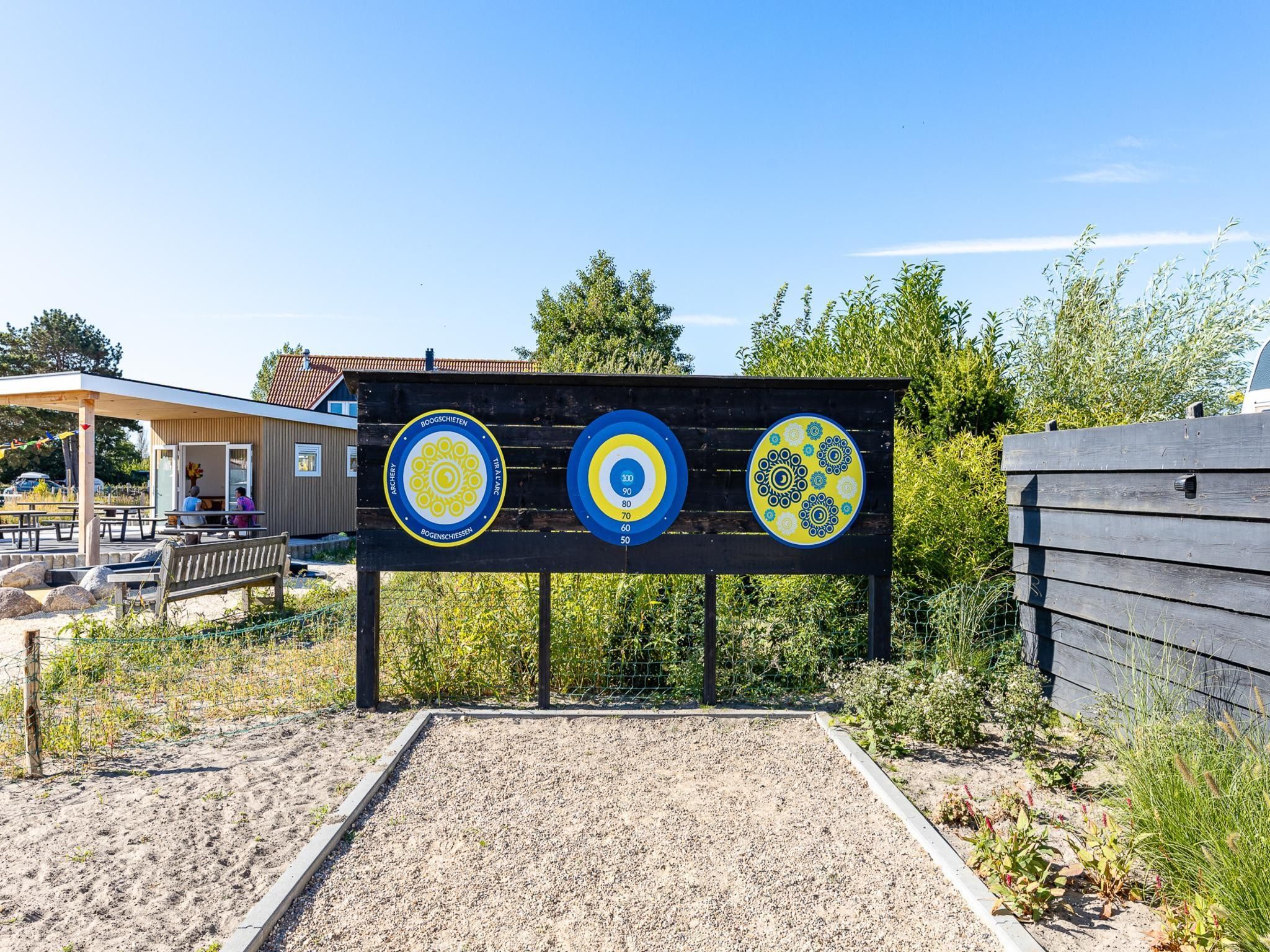Parkfaciliteiten bij Zonnedorp 4 Villa Jula Renesse | Comfortable beach villa for 6 People in Renesse