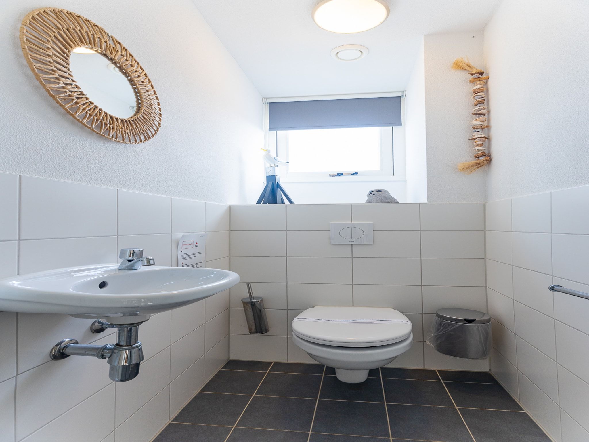 De badkamer van Zonnedorp 7 De Meerpaal in Renesse | Comfortable holiday house close to the beach in Renesse