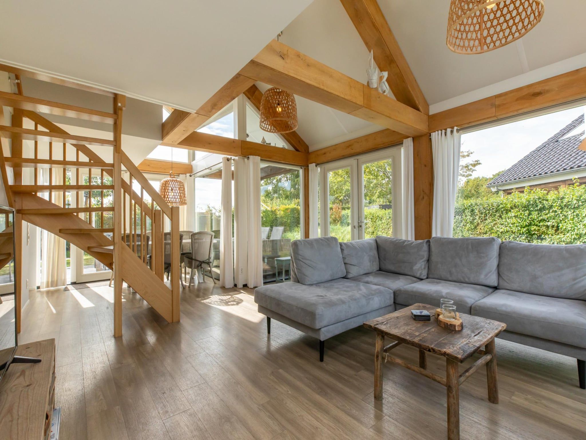 De woonkamer van Zonnedorp Kavel 10 Renesse | Villa near the Beach & with Spacious Garden in Renesse