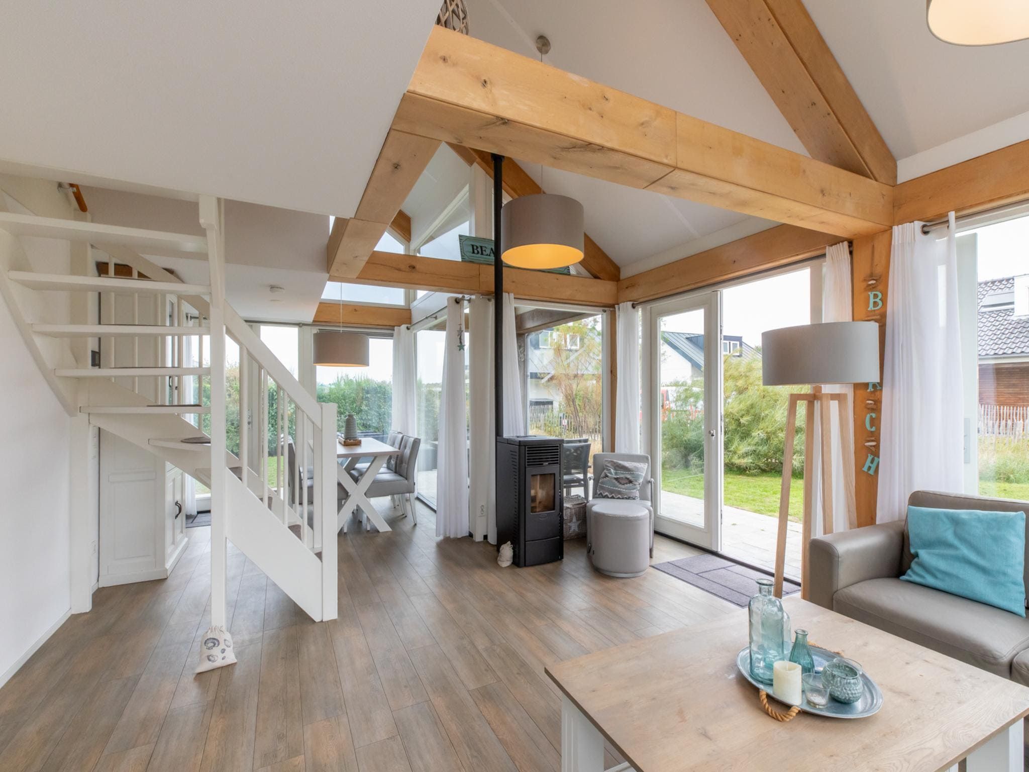 De woonkamer van Zonnedorp 18 Duinhuis Renesse | Relaxed beach holiday for the whole family in Renesse
