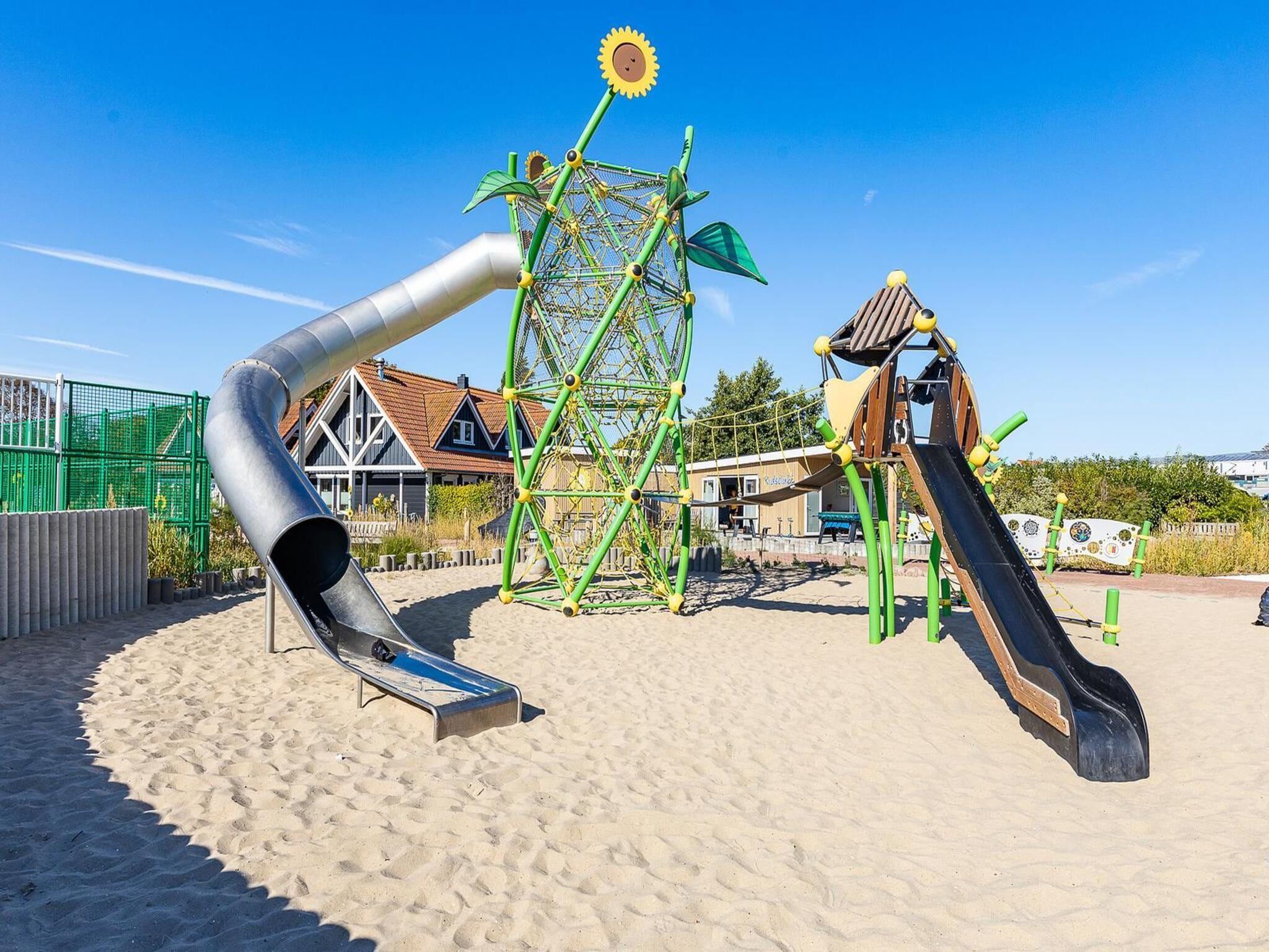 Voorzieningen bij Zonnedorp 18 Duinhuis Renesse | Relaxed beach holiday for the whole family in Renesse