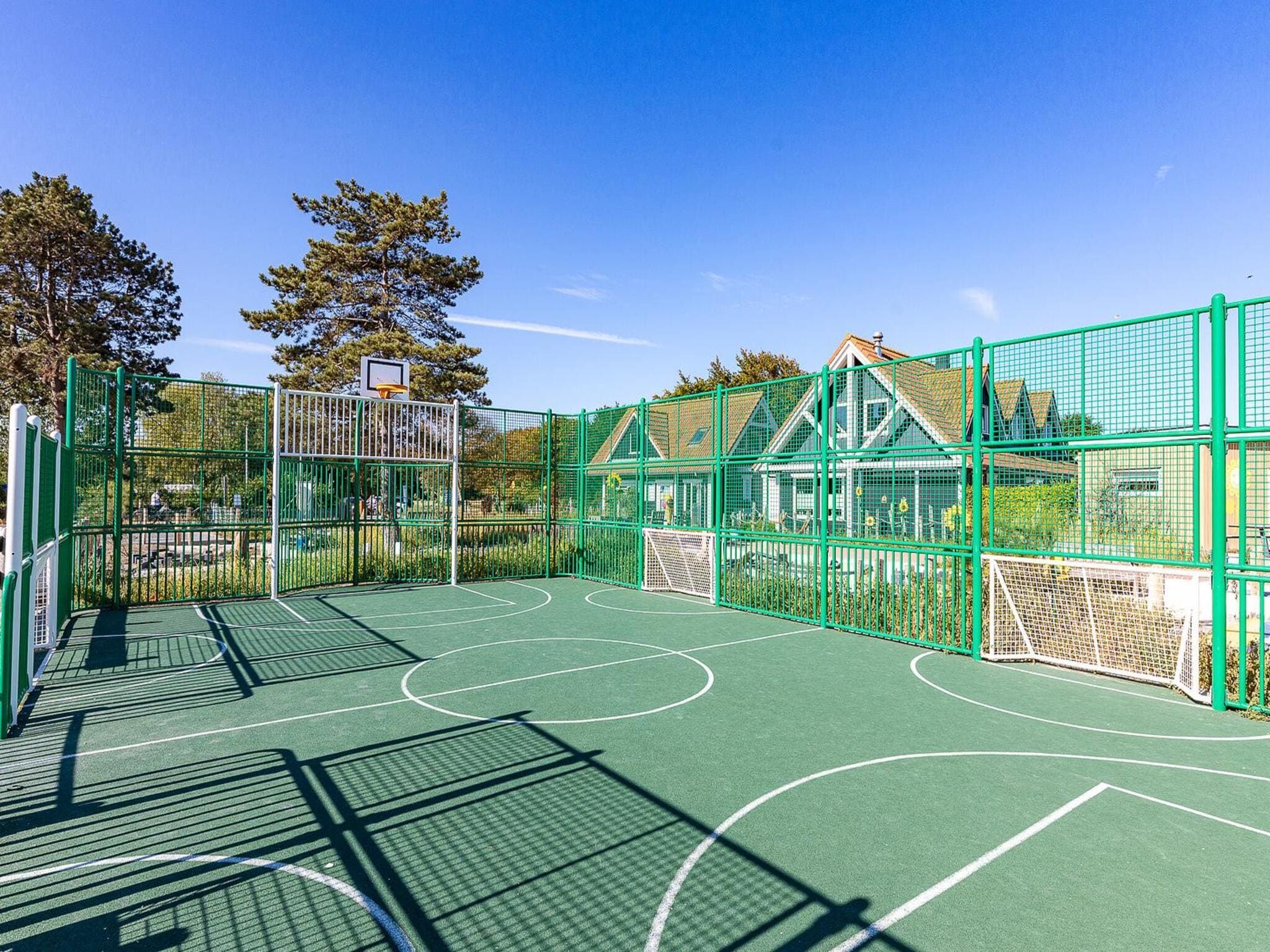 Voorzieningen bij Zonnedorp 18 Duinhuis Renesse | Relaxed beach holiday for the whole family in Renesse