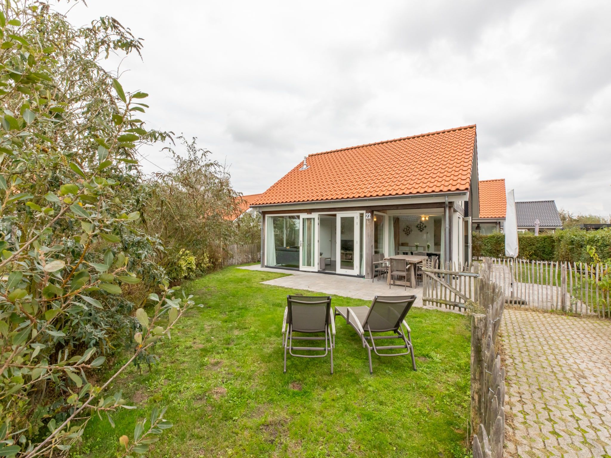 Zonnedorp 22  Holiday Home Anoes Renesse | Beach-nearby Comfort in Zeeland in Renesse - Foto 29 van 45
