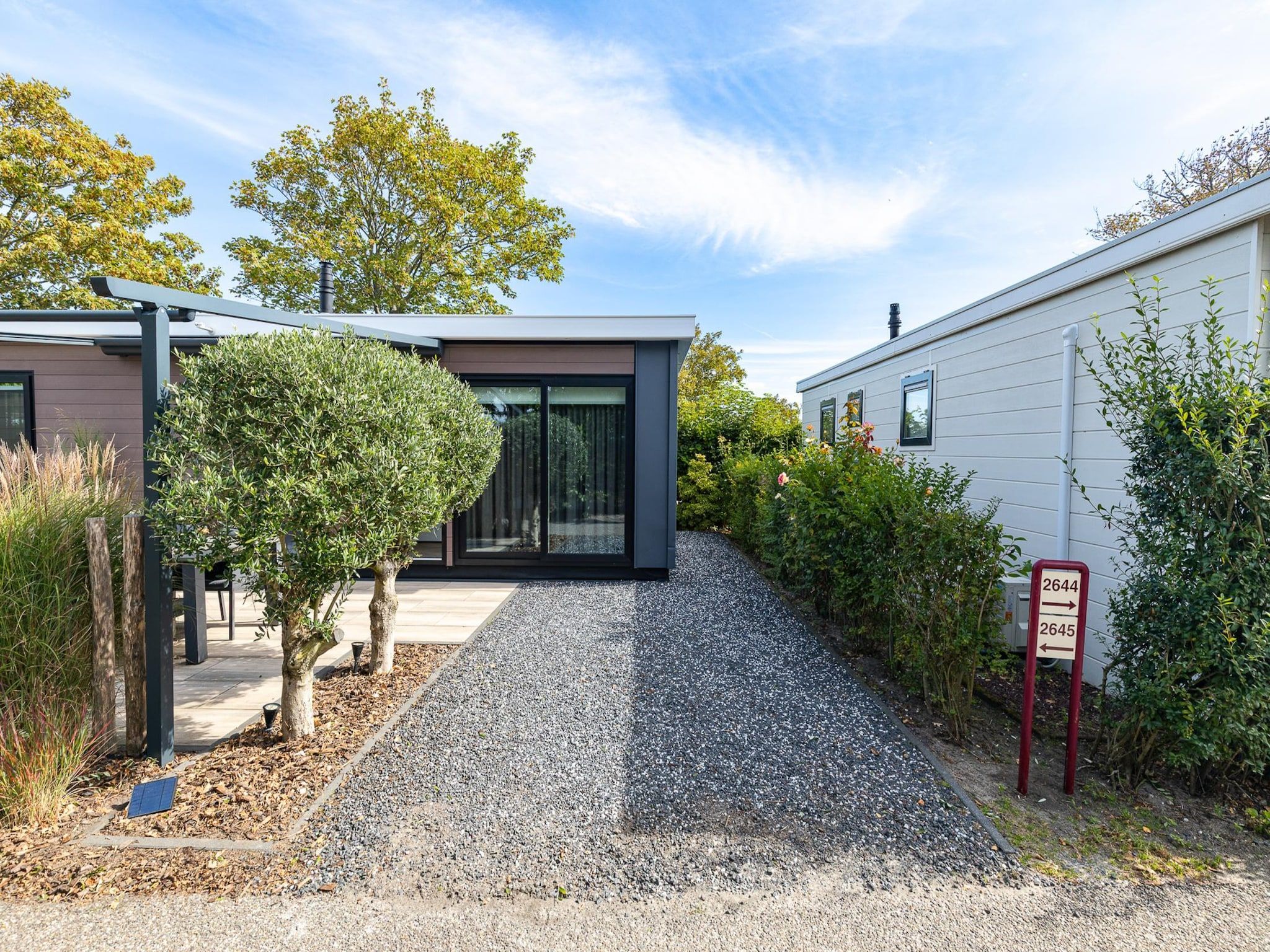 De buitenkant van Chalet Julianahoeve | Beachhouse Renesse 2645 in Renesse