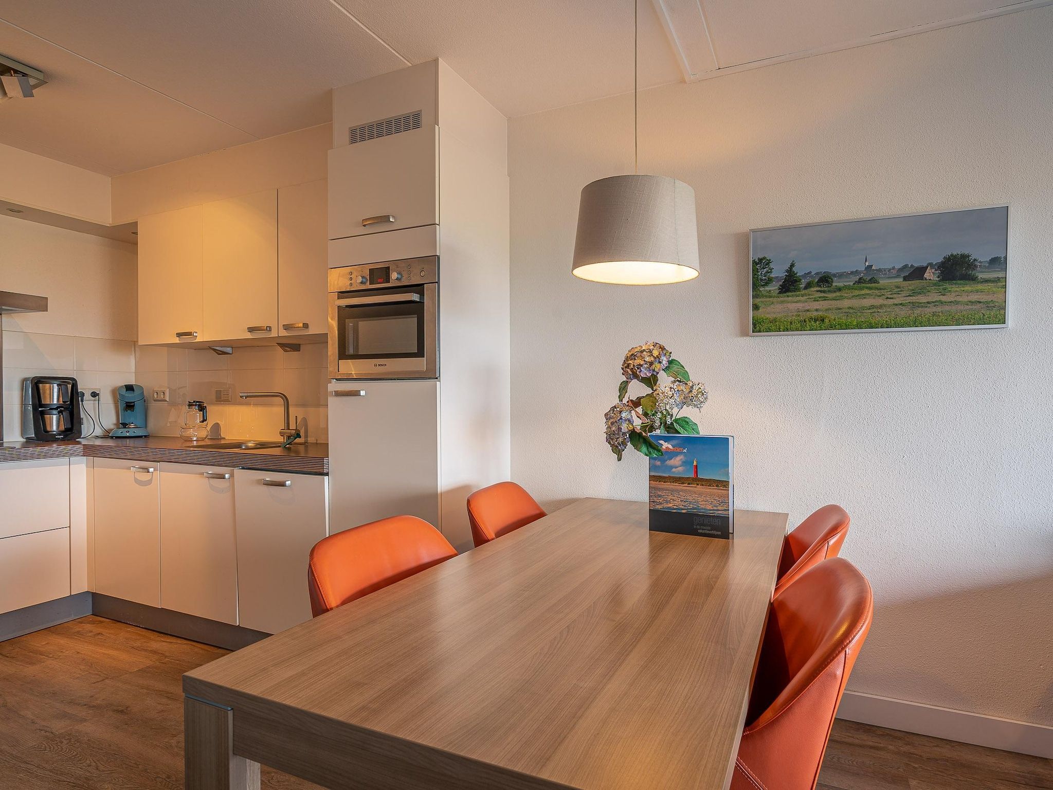 De eetkamer van Juliana 056 in De Koog