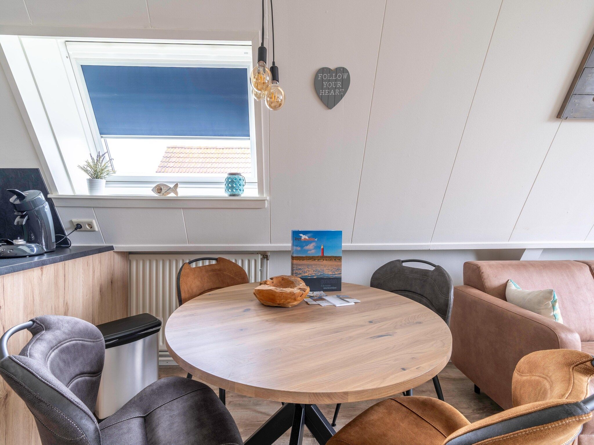 De eetkamer van De Anna 222 - Strand in De Koog