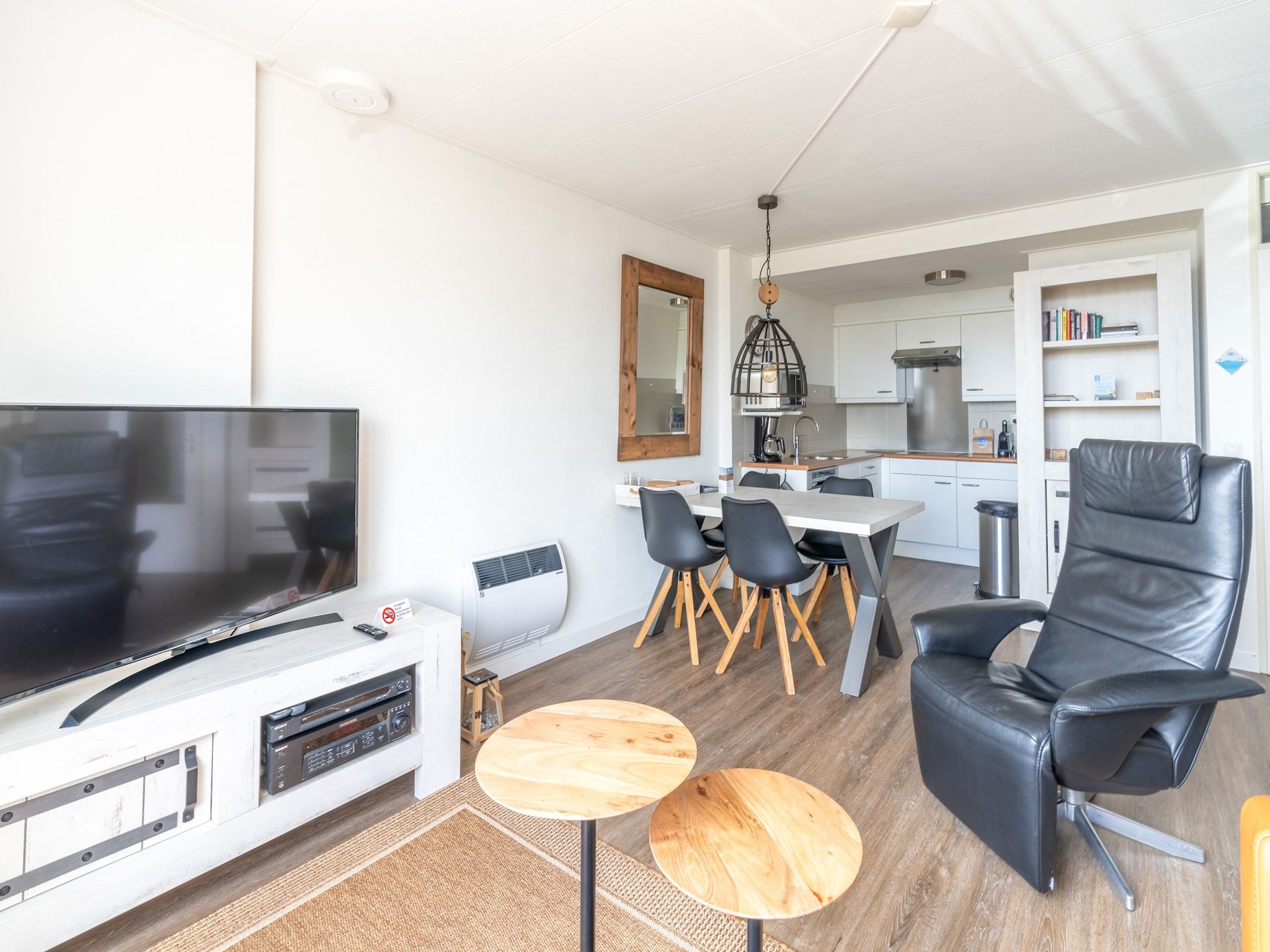 De woonkamer van Juliana 072 in De Koog