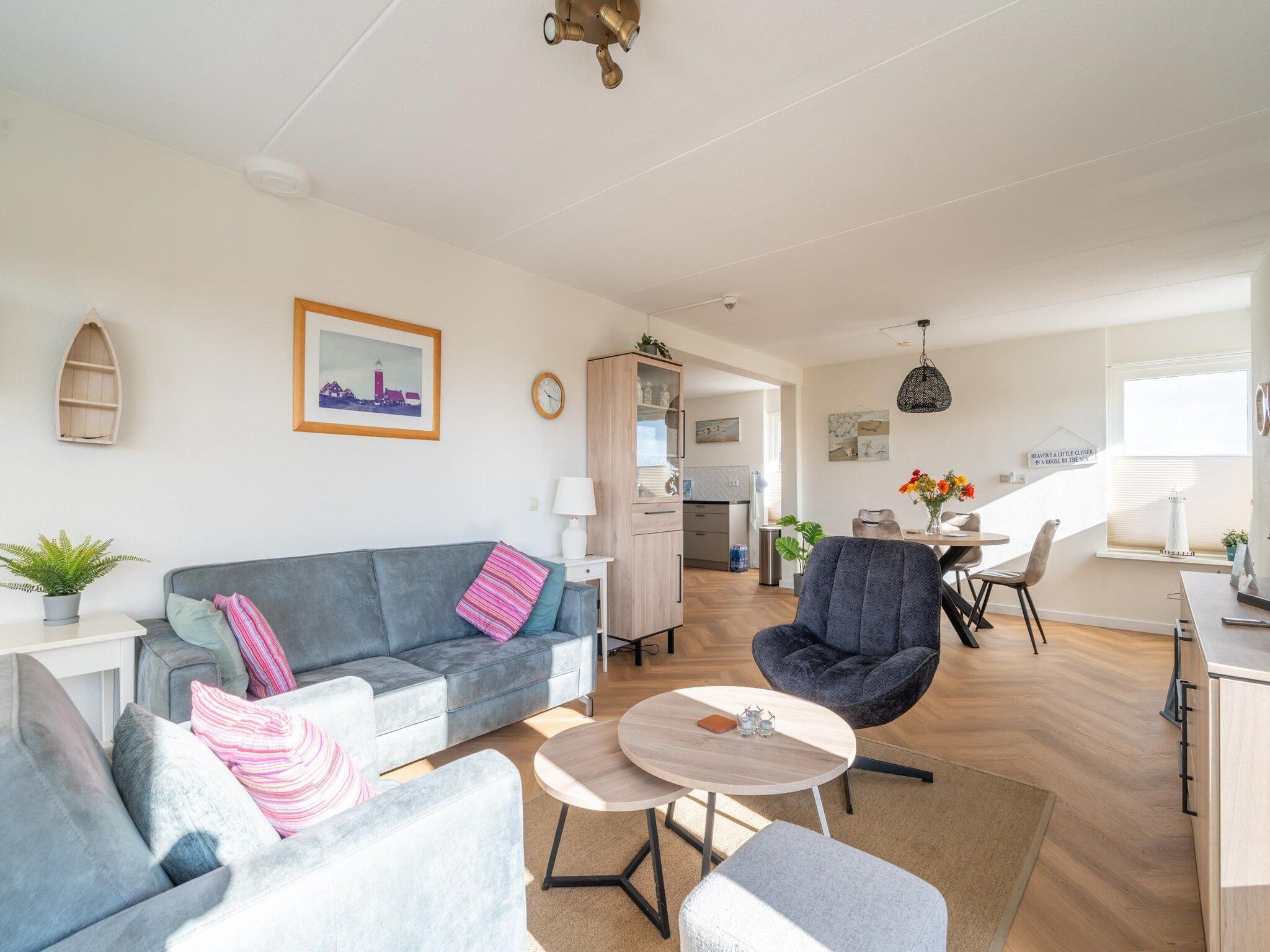 De woonkamer van Juliana 036 in De Koog