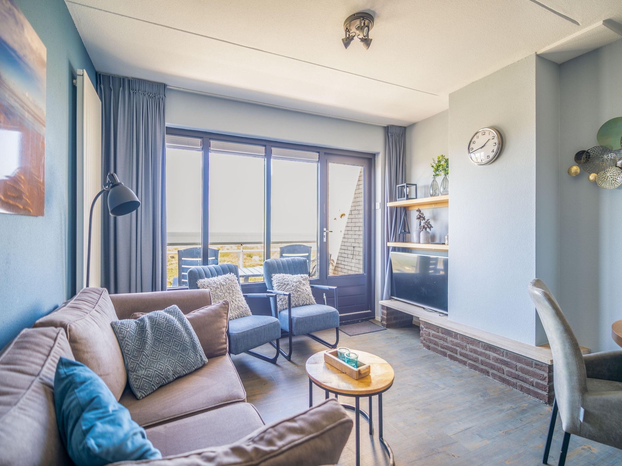 De woonkamer van Juliana 156 in De Koog