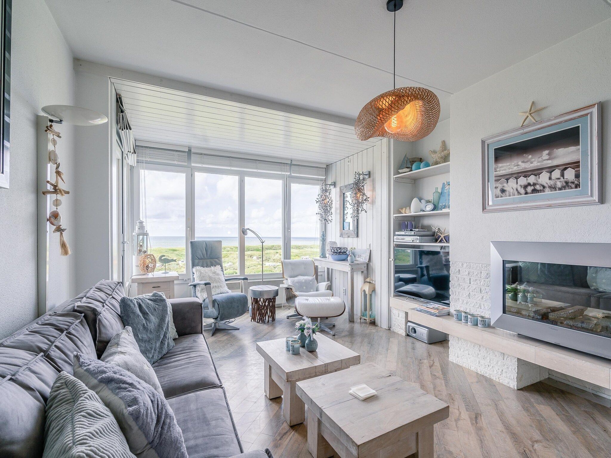 De woonkamer van Juliana 106 in De Koog
