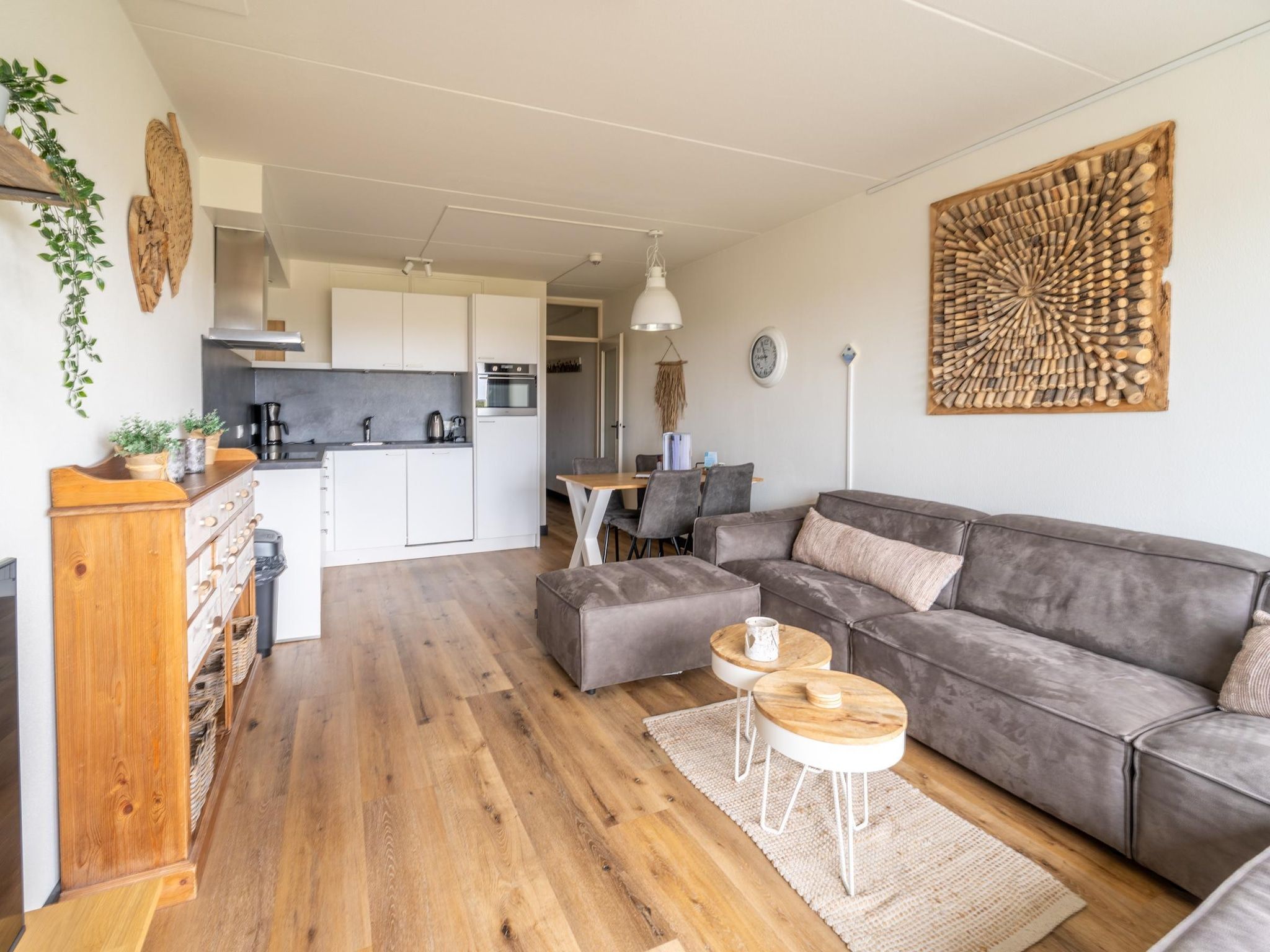 De woonkamer van Juliana 086 in De Koog
