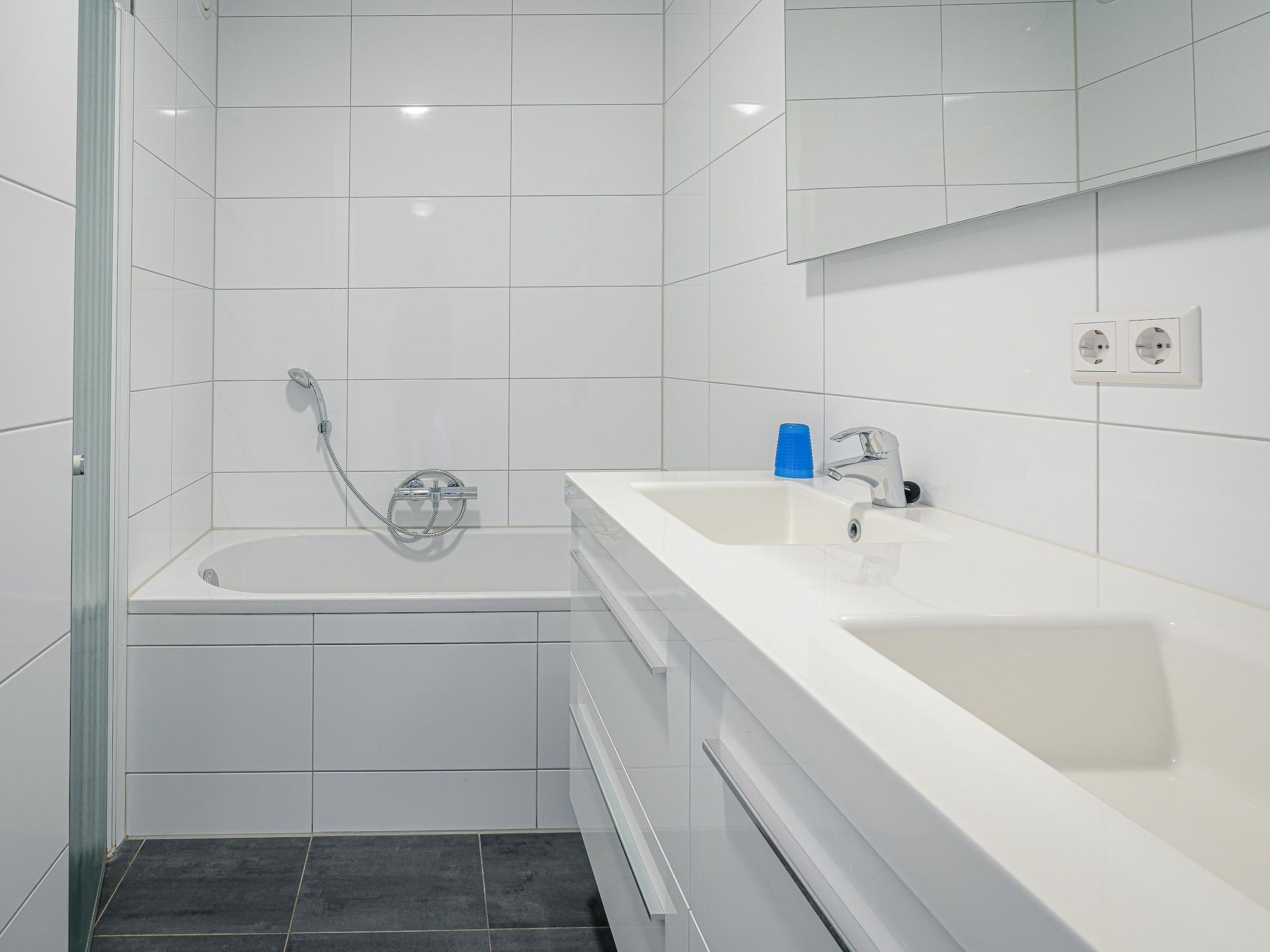 De badkamer van Juliana 090 in De Koog