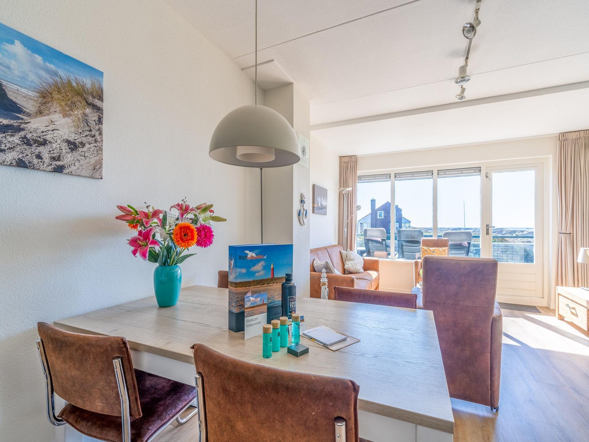De eetkamer van Juliana 098 in De Koog