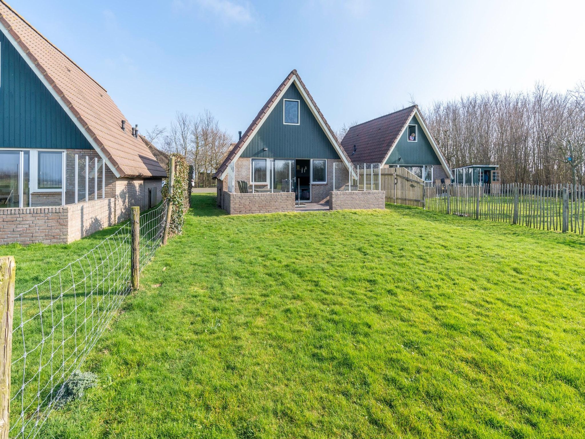 De tuin van Nieuwlanderweg 75 in De Waal
