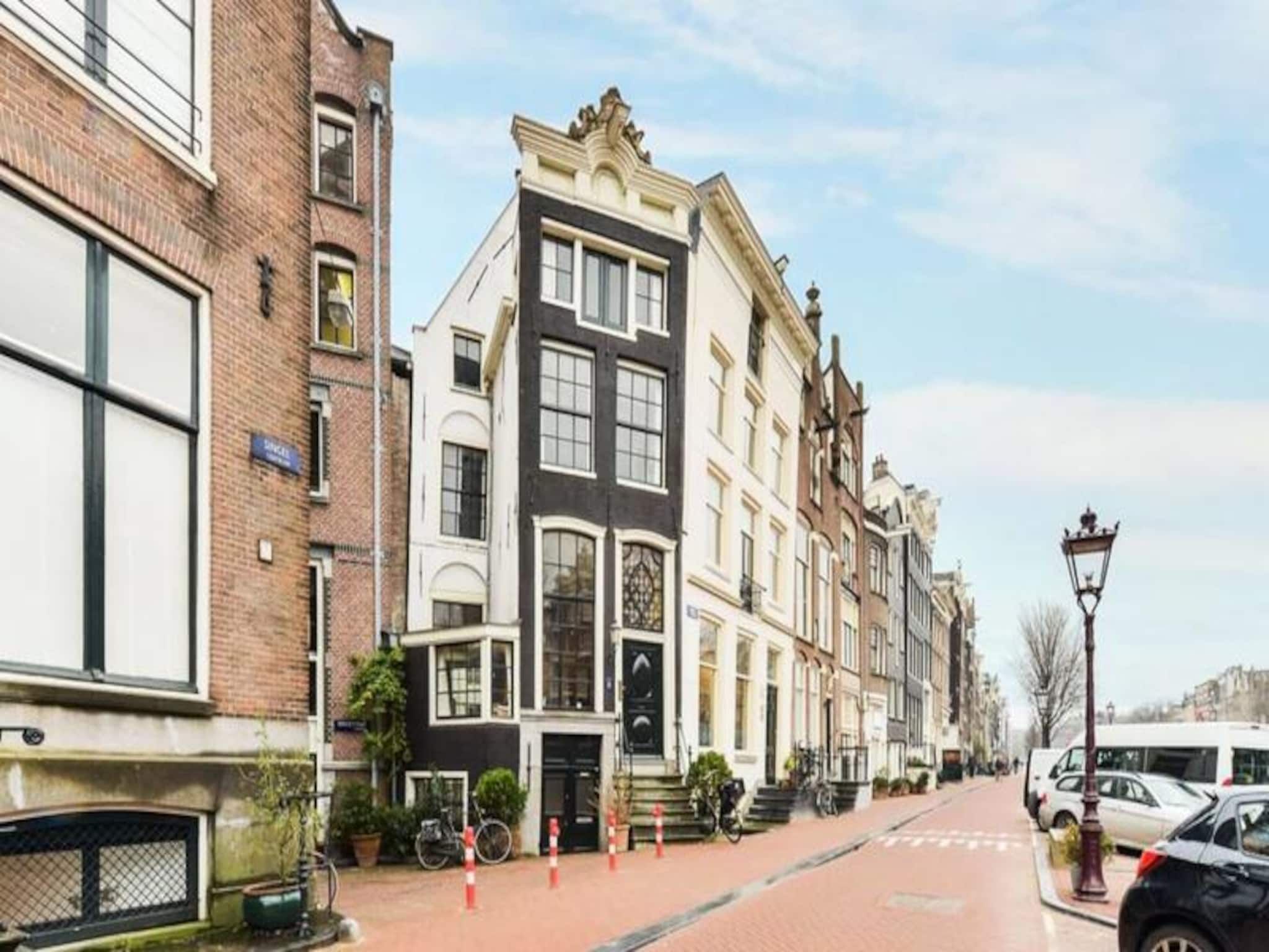 Classy Room 17th Century Canal House in Amsterdam - Foto 5 van 44