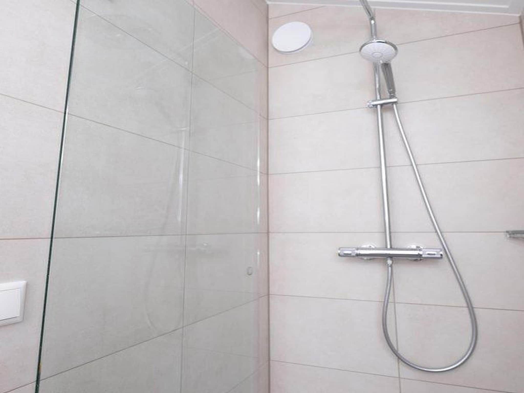 De badkamer van Luxury Beach Apartment | 8 Pers. in Workum
