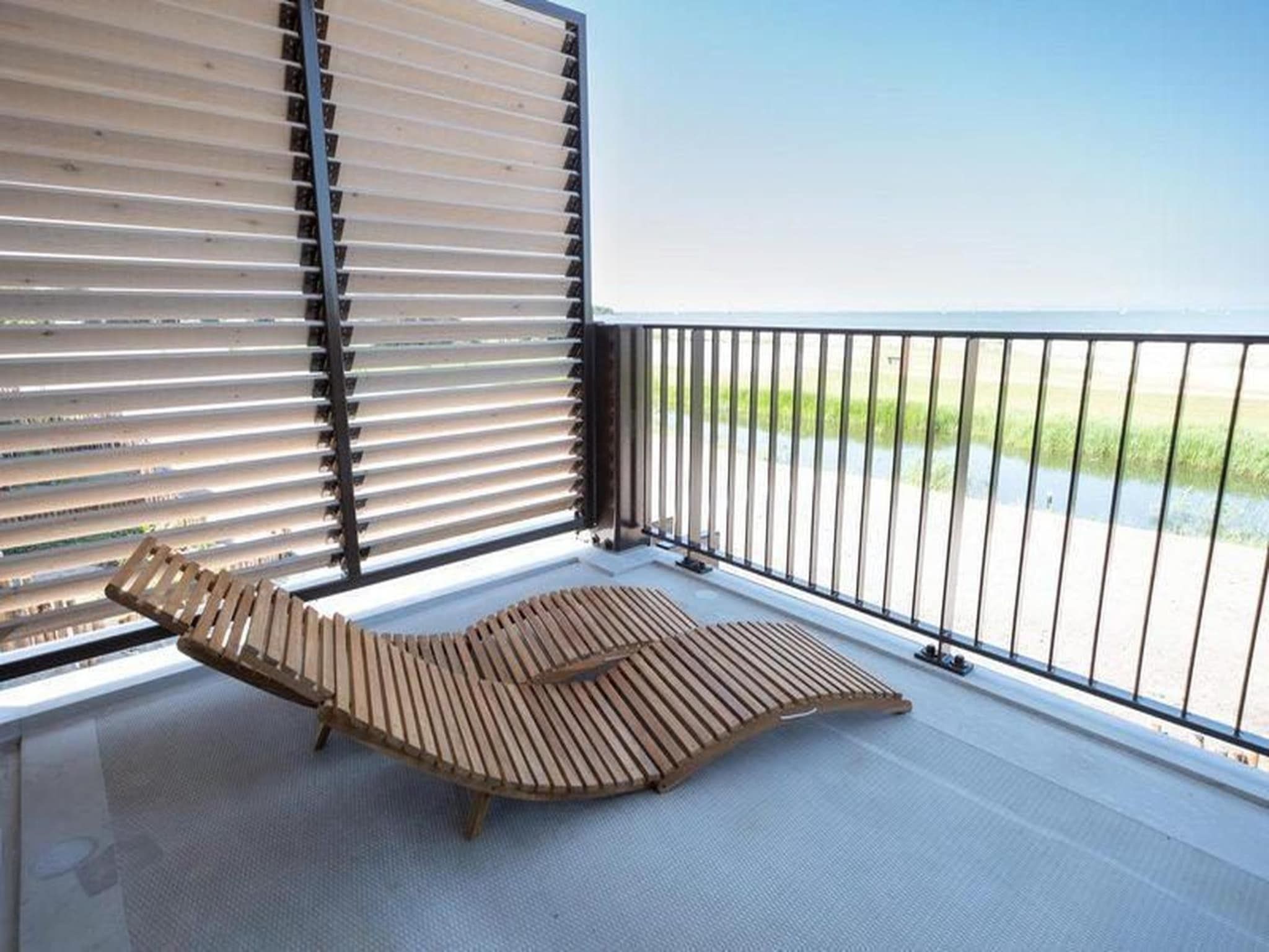 Het terras van Luxury Beach Apartment | 4+2 Pers. in Workum