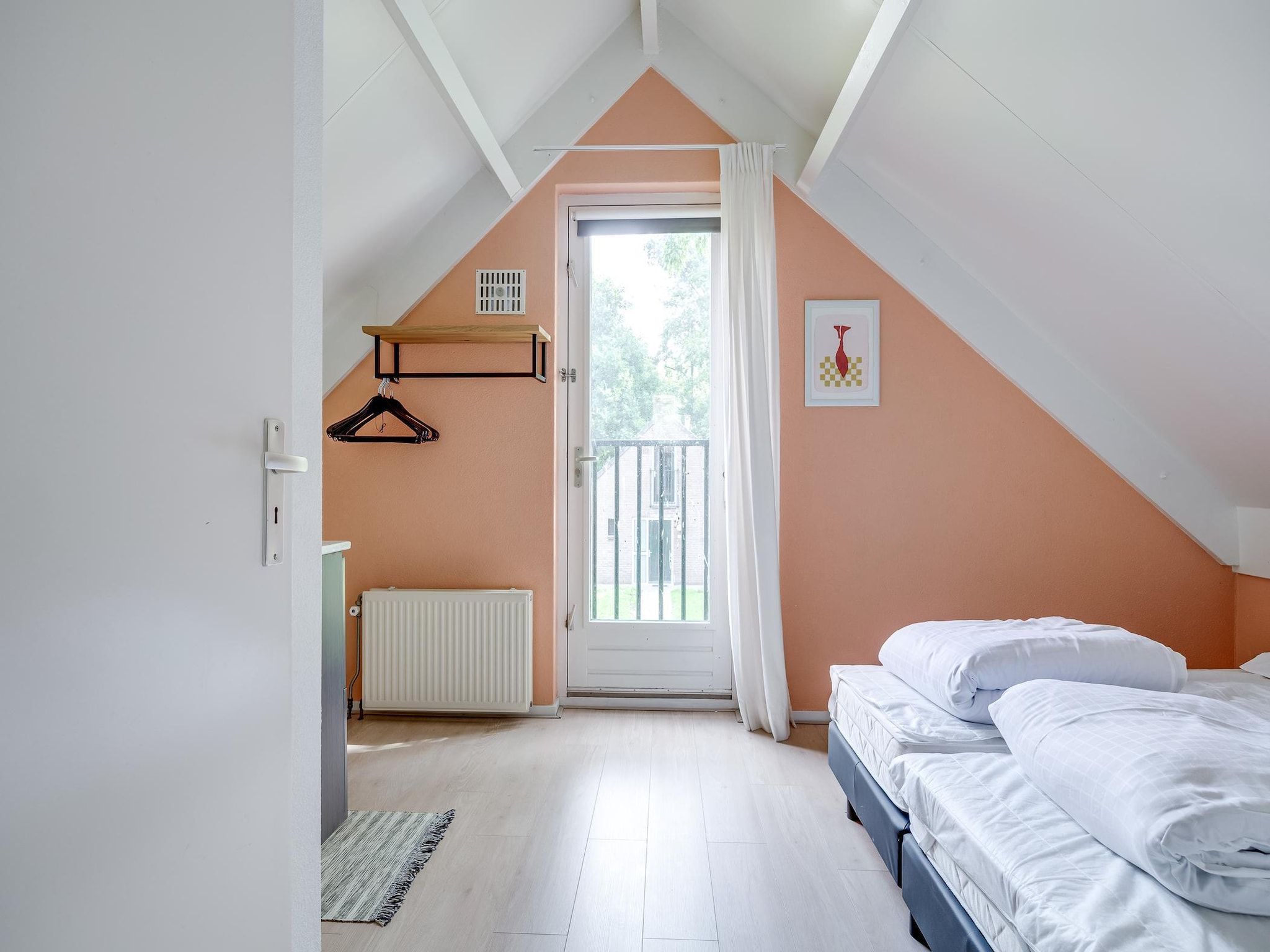 Een slaapkamer van 7 - Persoons Forest 217 Sauna Bungalow (copy) in Ewijk