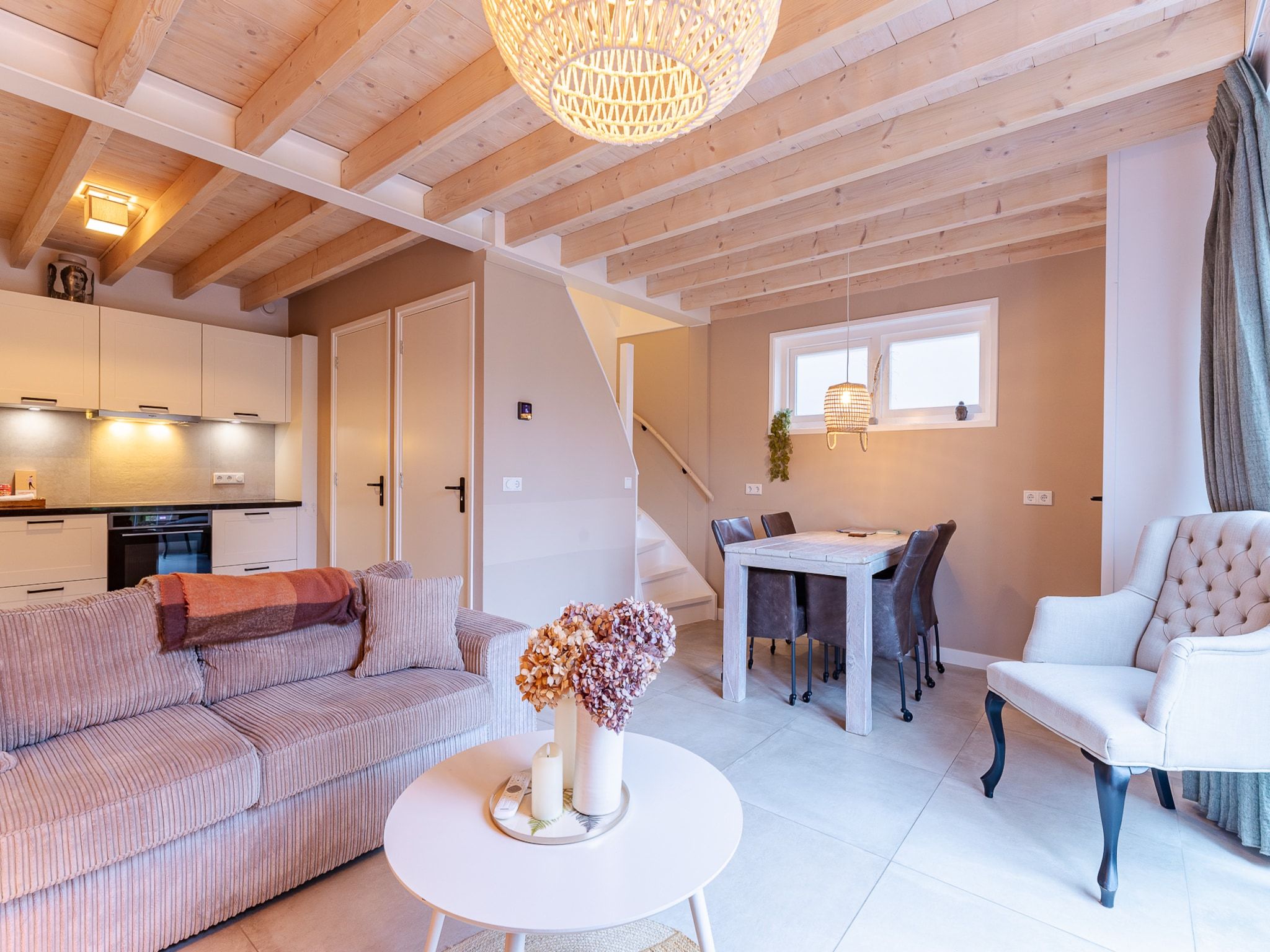 De eetkamer van Holiday home - Schoolstraat 6a | Vrouwenpolder in Vrouwenpolder