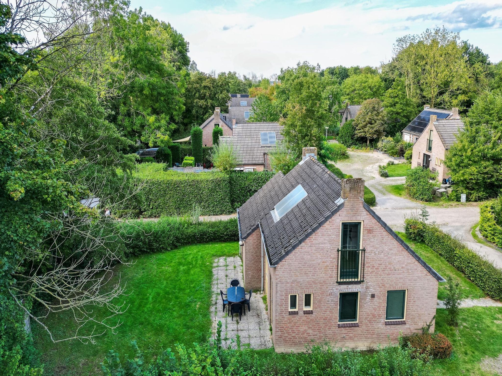 De buitenkant van 7 - Persoons Forest 217 Sauna Bungalow (copy) (copy) (copy) in Ewijk