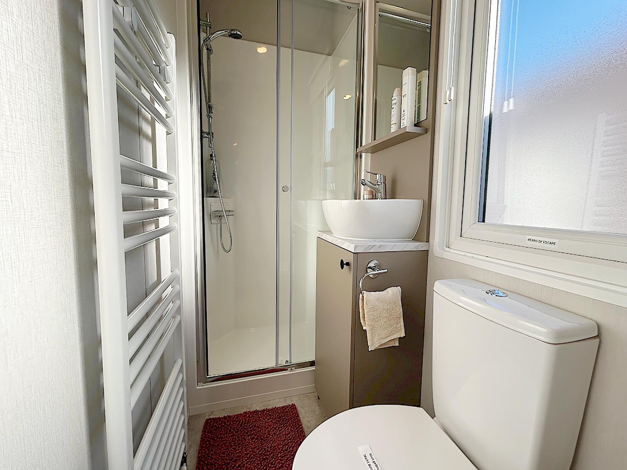 De badkamer van Comfort Chalet in Hollum